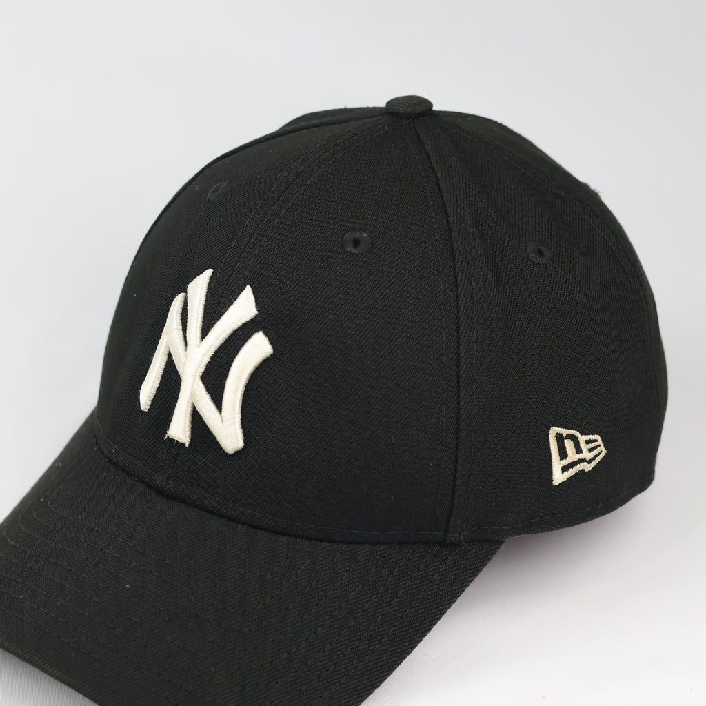 New York Yankees New Era 9FORTY Adjustable Thrifted Hat