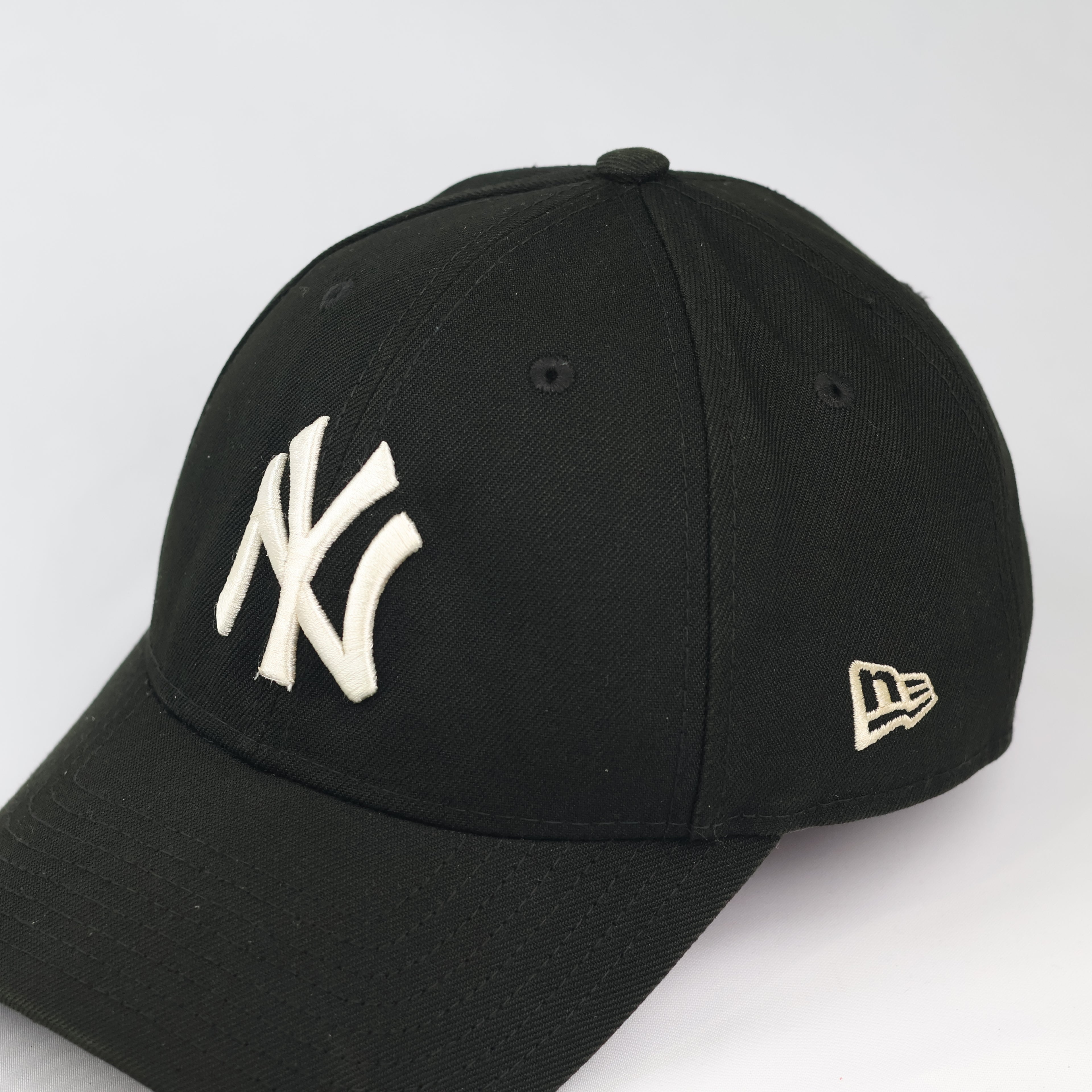New York Yankees New Era 9FORTY Adjustable Thrifted Hat