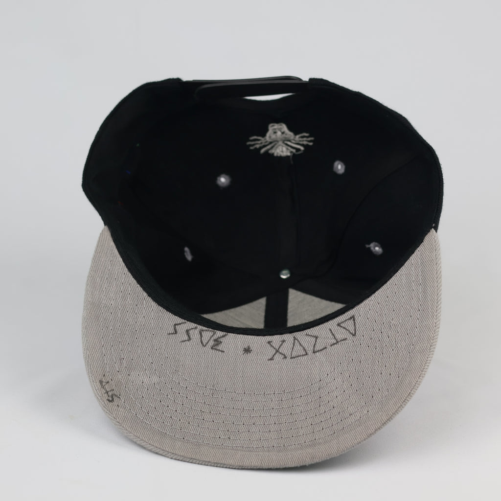 Vintage Raiders Snapback Hat | Black & Grey Two-Tone Sportswear Cap