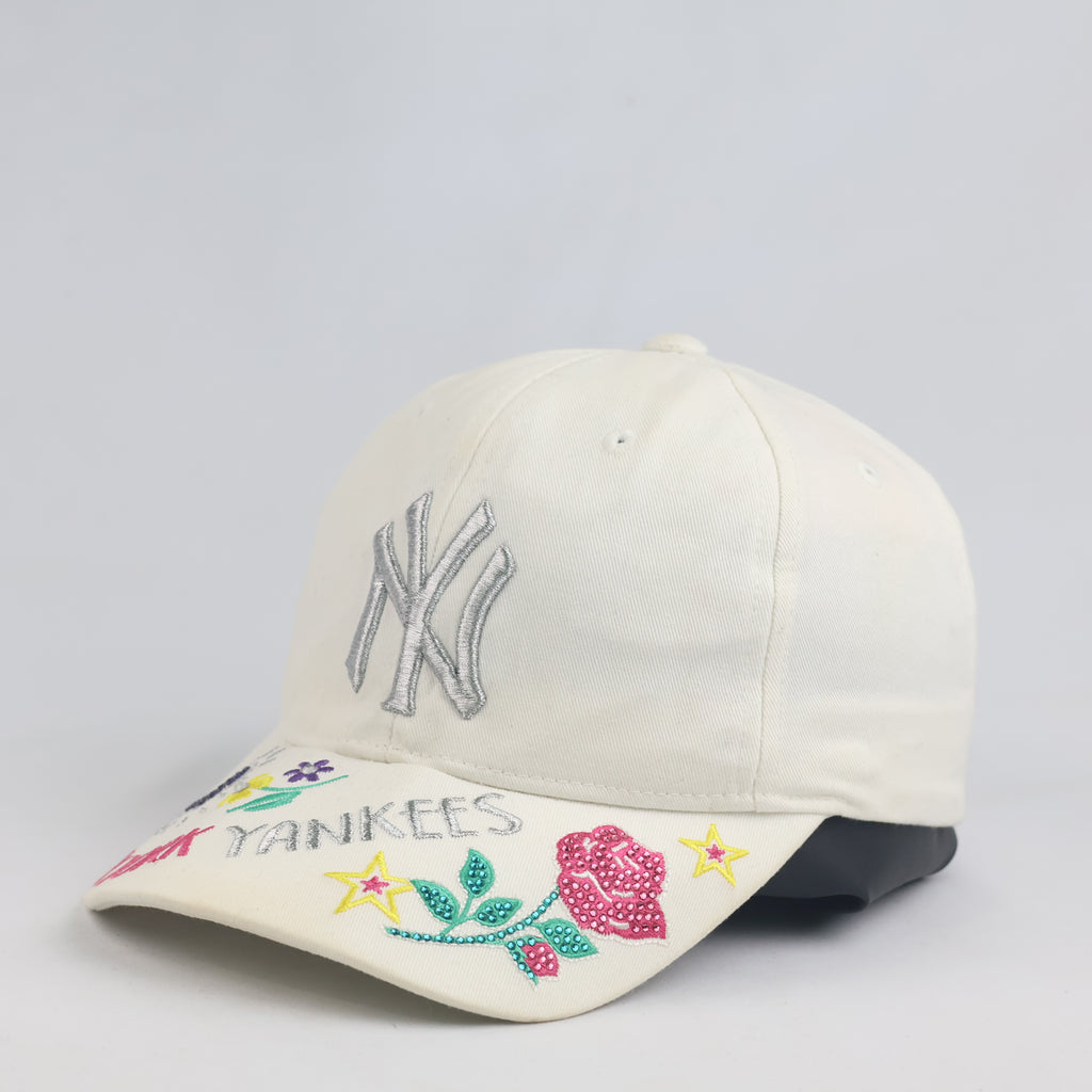 Thrifted MLB New York Yankees Off-White Floral Doodle Cap (56-58 cm)