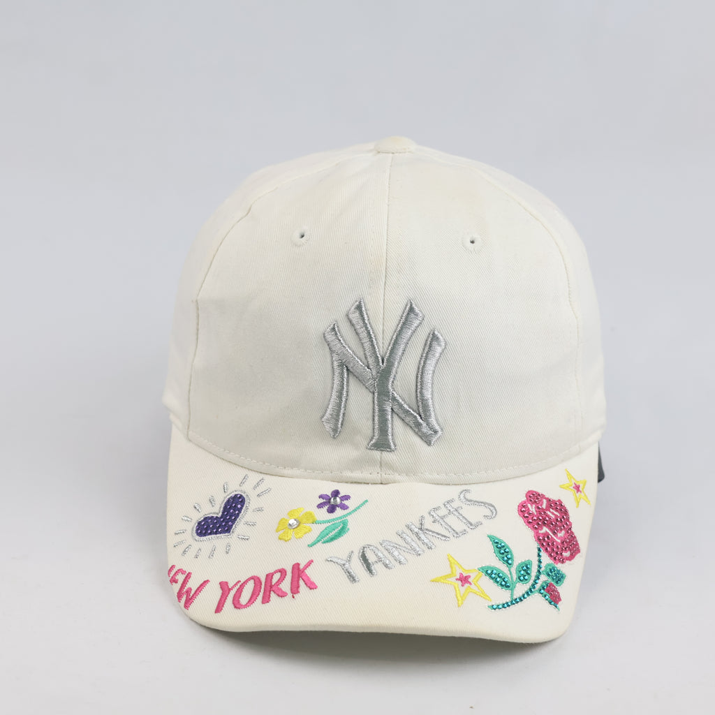 Thrifted MLB New York Yankees Off-White Floral Doodle Cap (56-58 cm)