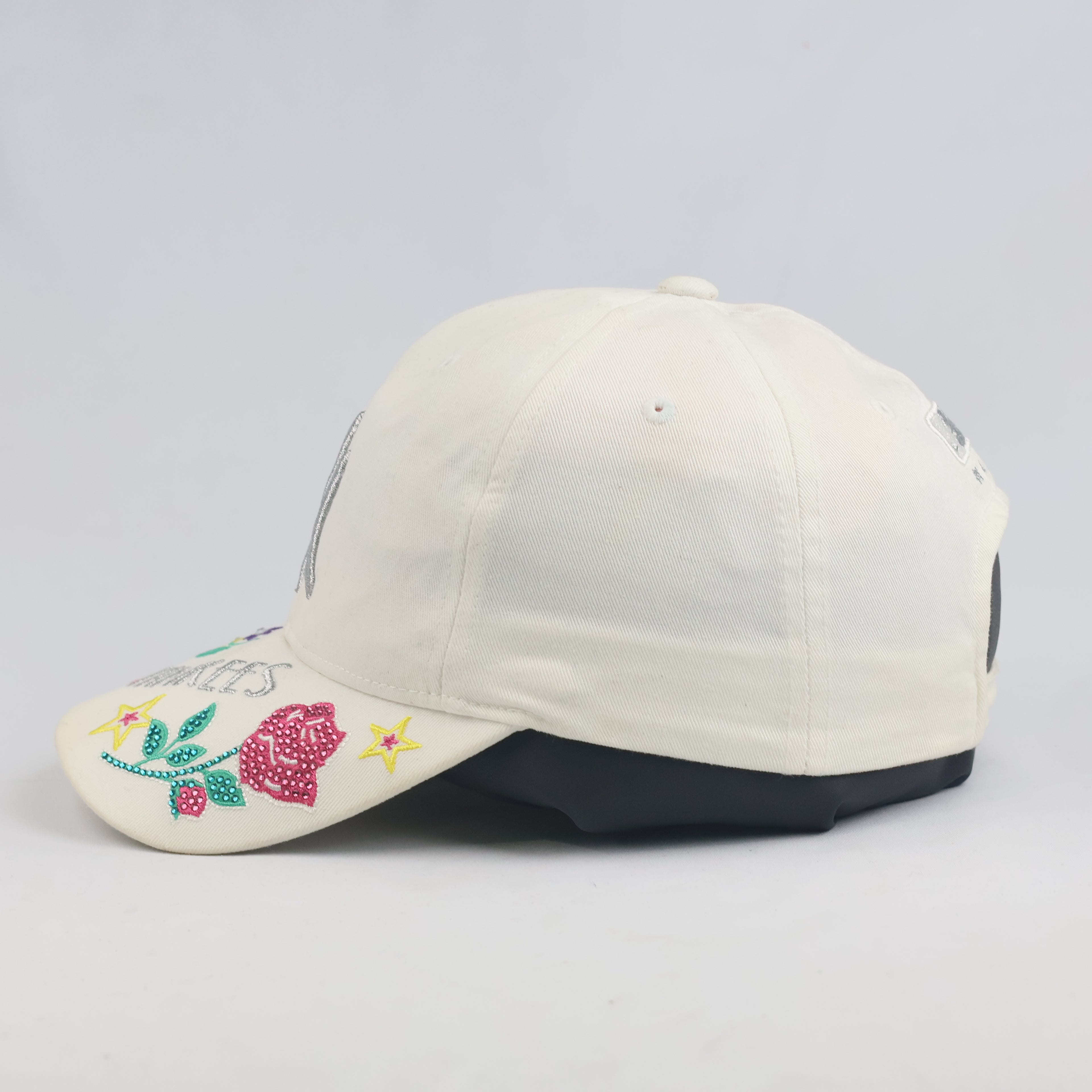 Thrifted MLB New York Yankees Off-White Floral Doodle Cap (56-58 cm)