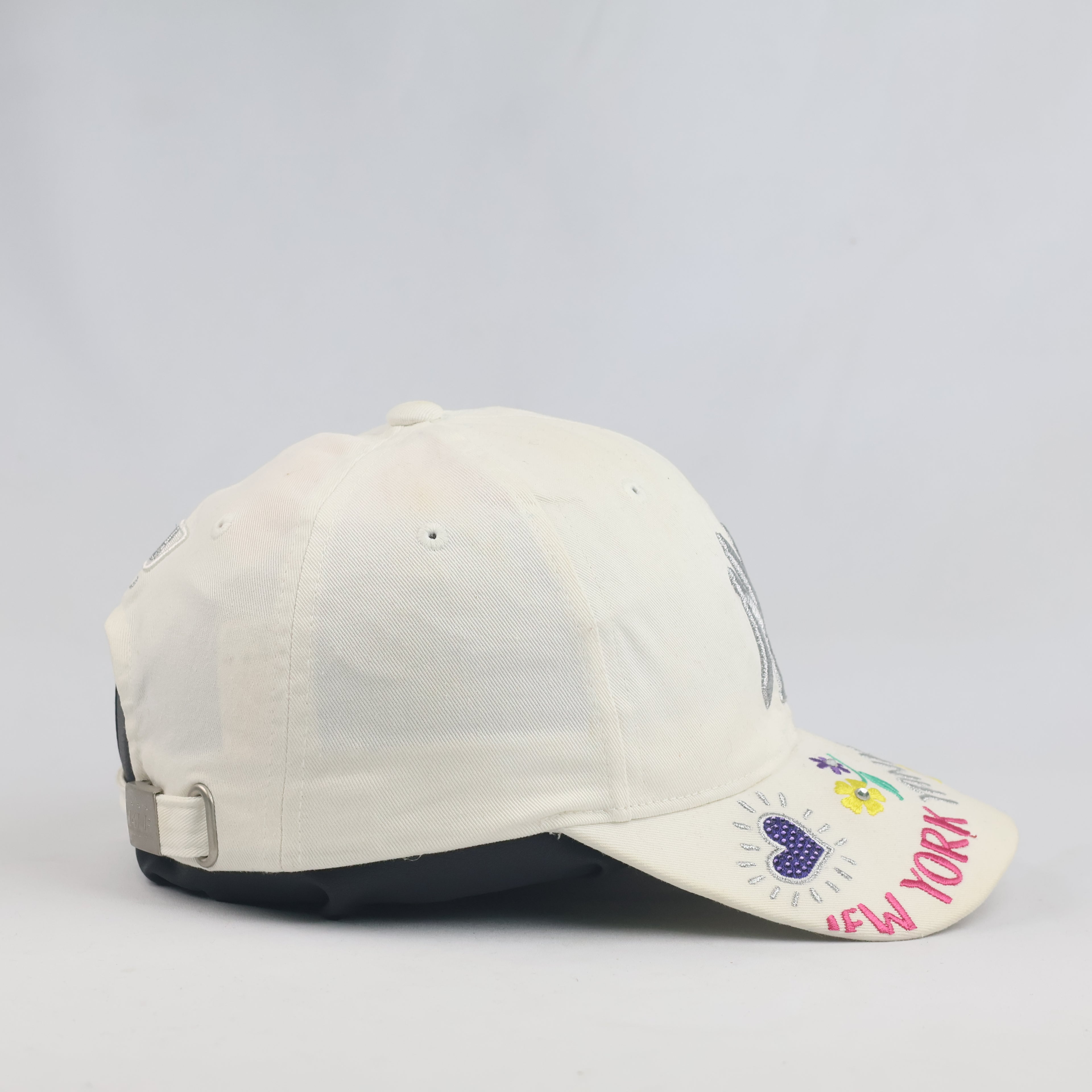 Thrifted MLB New York Yankees Off-White Floral Doodle Cap (56-58 cm)