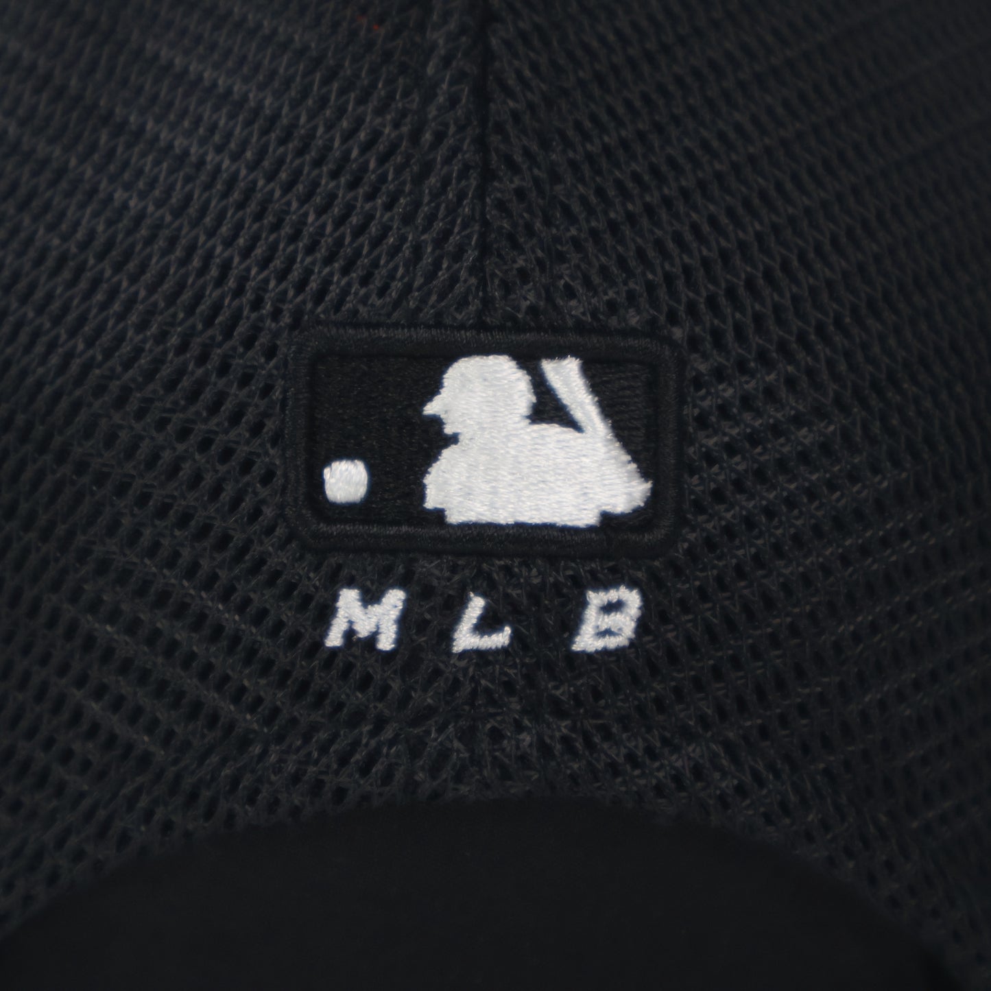 Sleek Black Yankees Sports Cap
