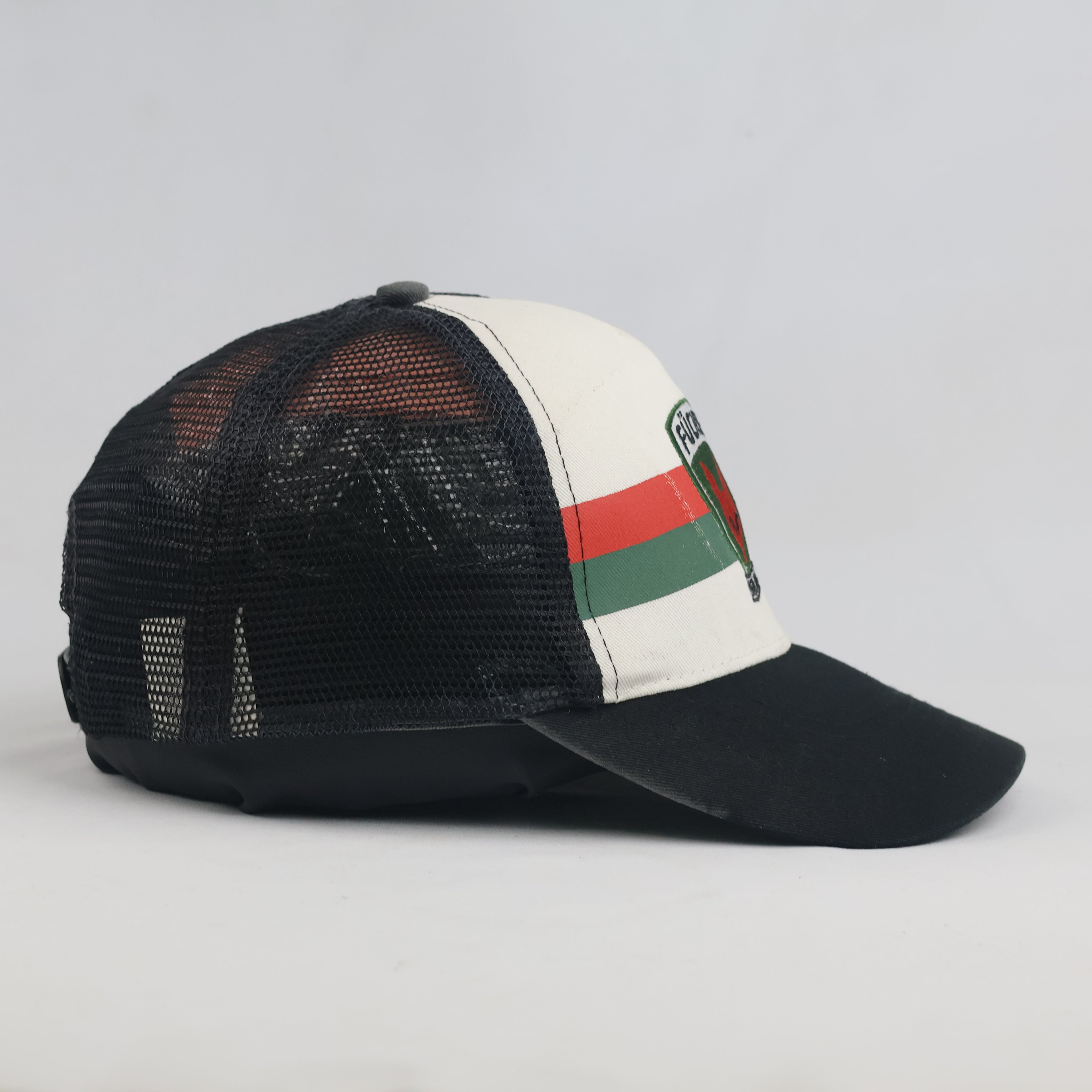 Thrifted Füchse Berlin Off-White & Black Mesh Trucker Cap (56-58 cm)