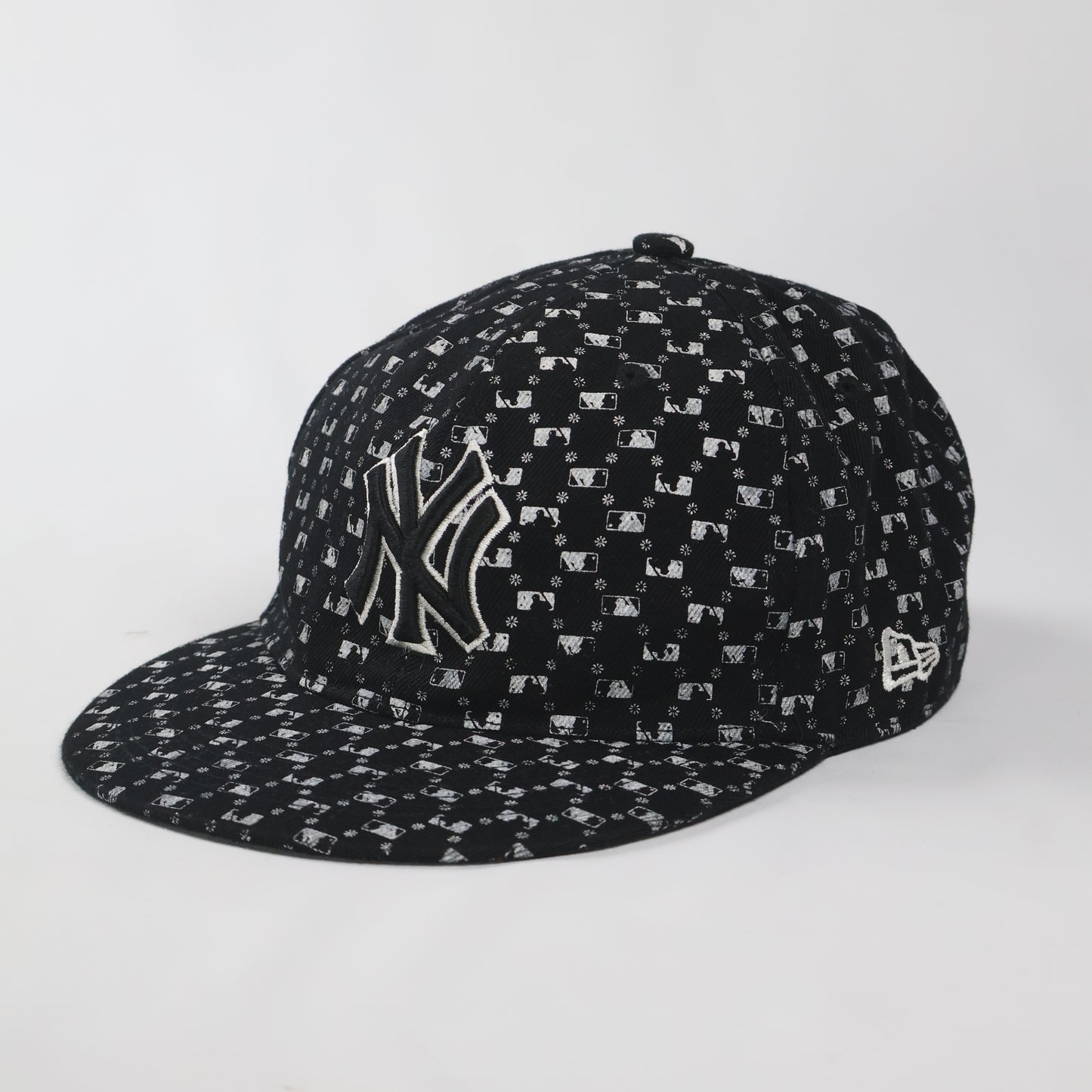 New York Yankees All-Over Print Fitted Cap | 100% Wool