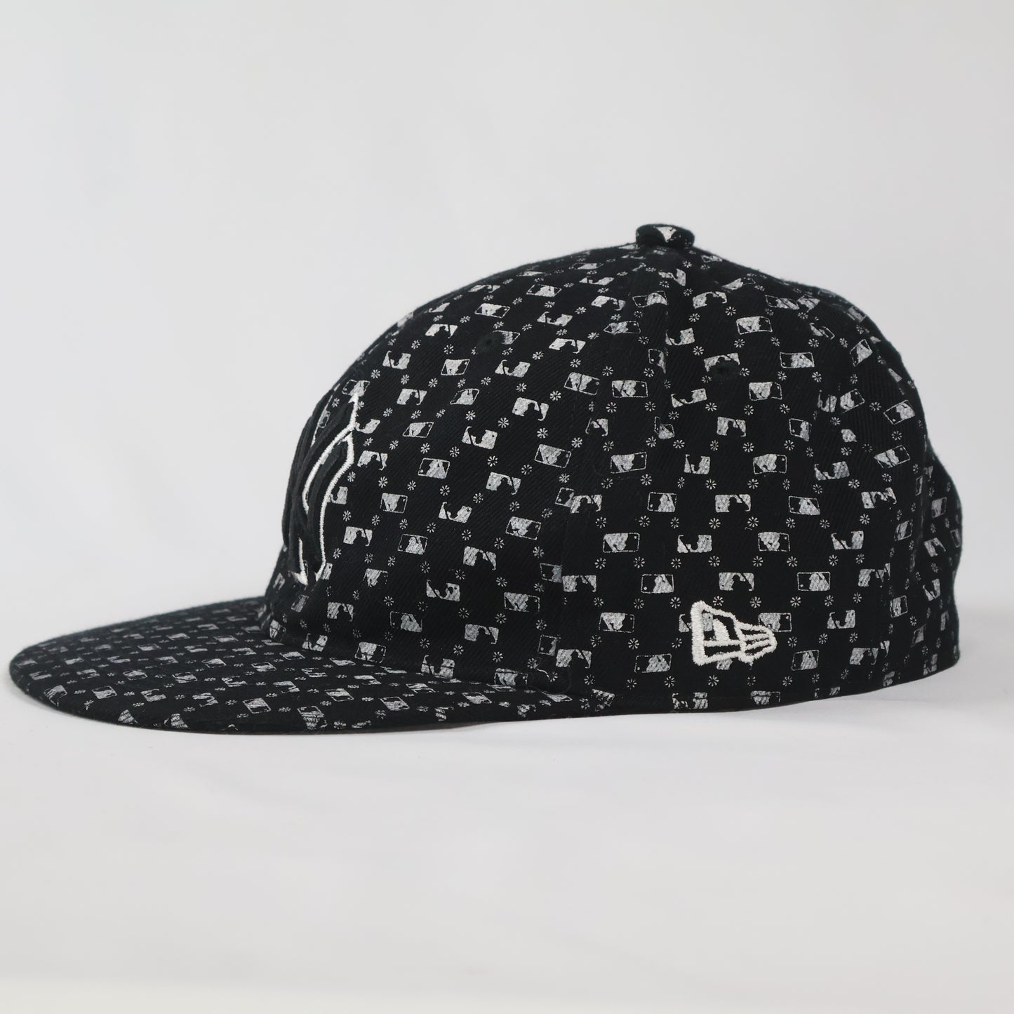New York Yankees All-Over Print Fitted Cap | 100% Wool