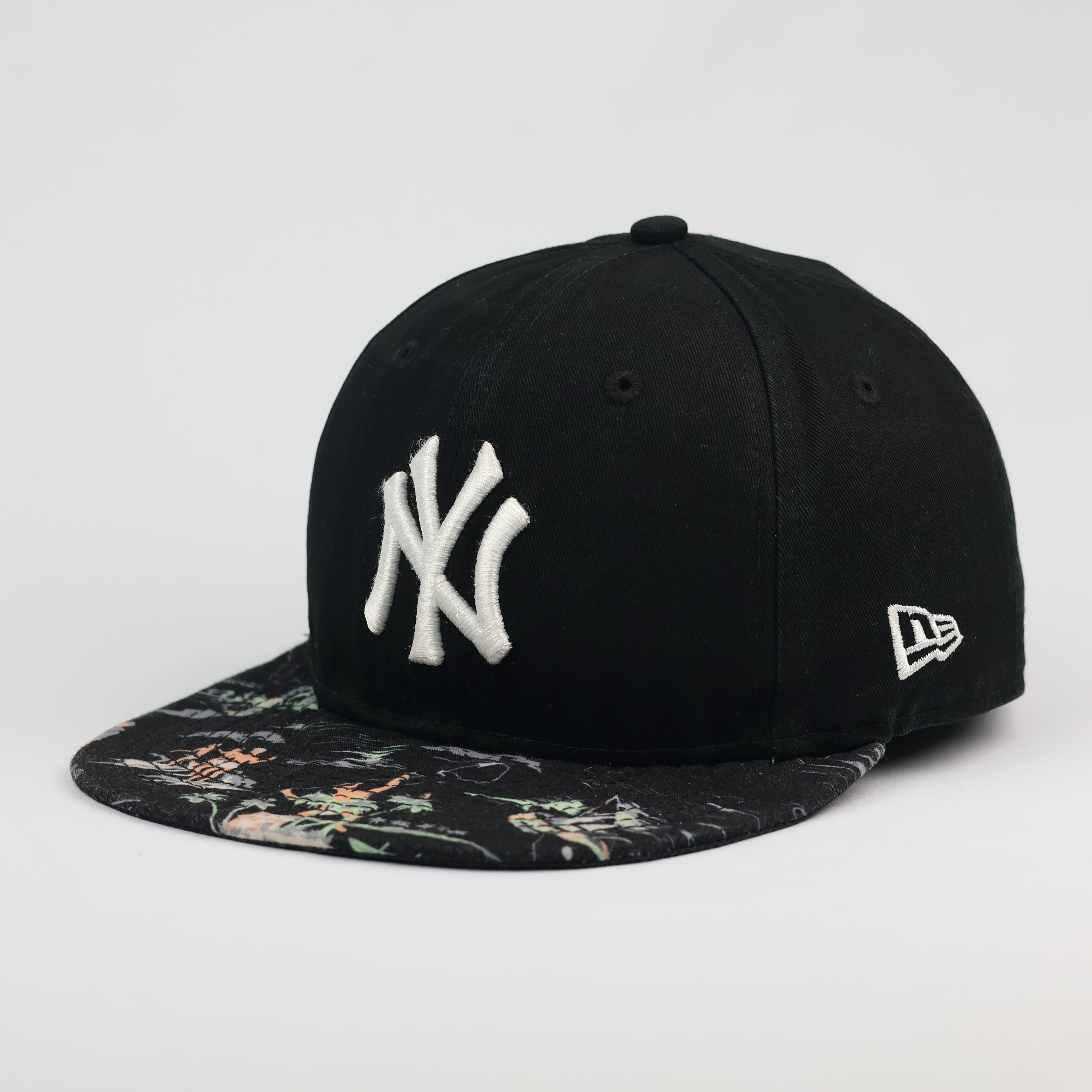 New York Yankees New Era 9FIFTY Snapback Thrifted Hat - Floral Hawaiian Print Brim