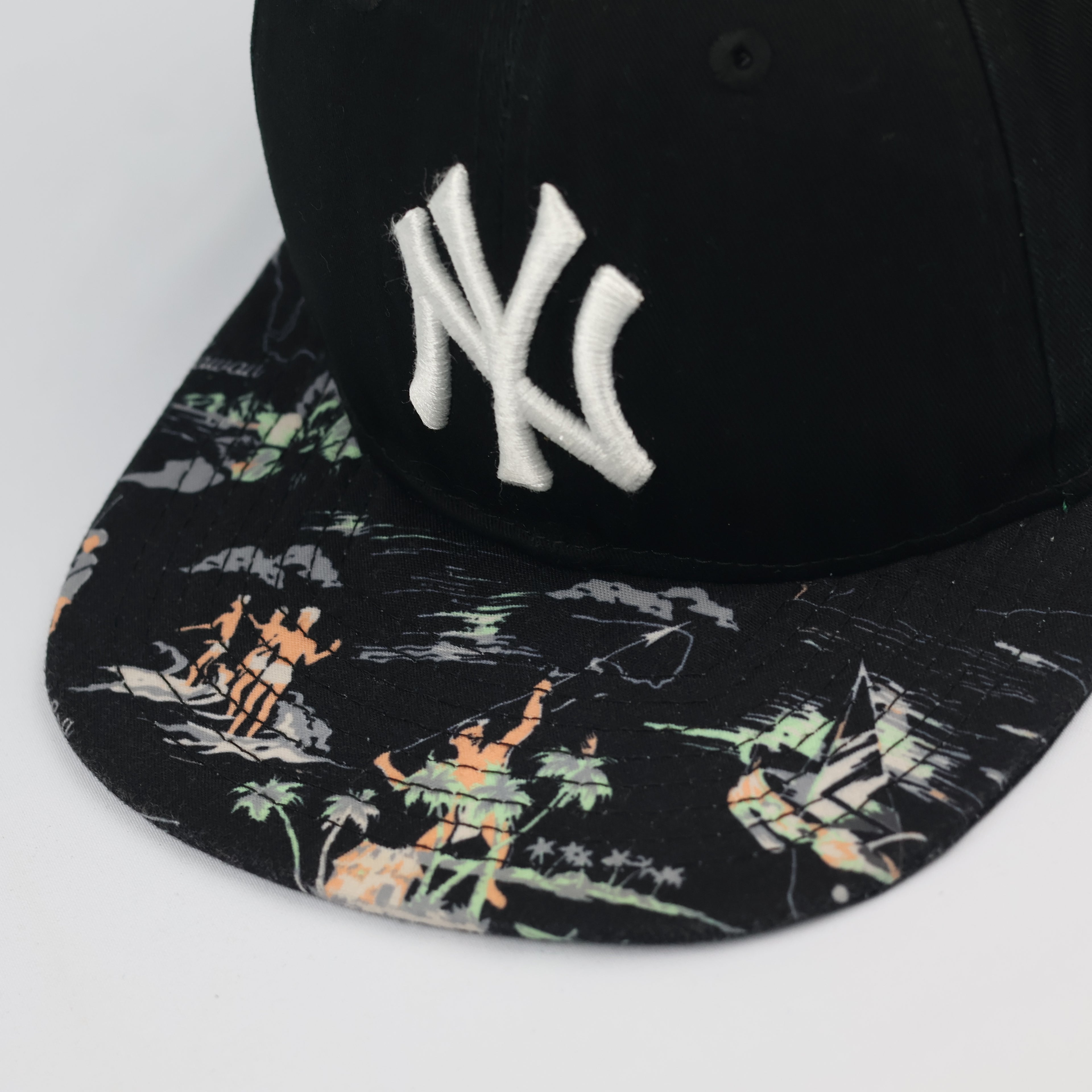 New York Yankees New Era 9FIFTY Snapback Thrifted Hat - Floral Hawaiian Print Brim