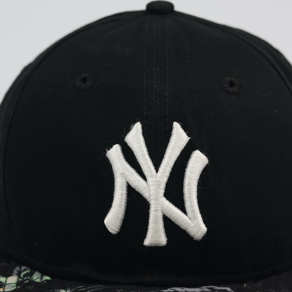 New York Yankees New Era 9FIFTY Snapback Thrifted Hat - Floral Hawaiian Print Brim