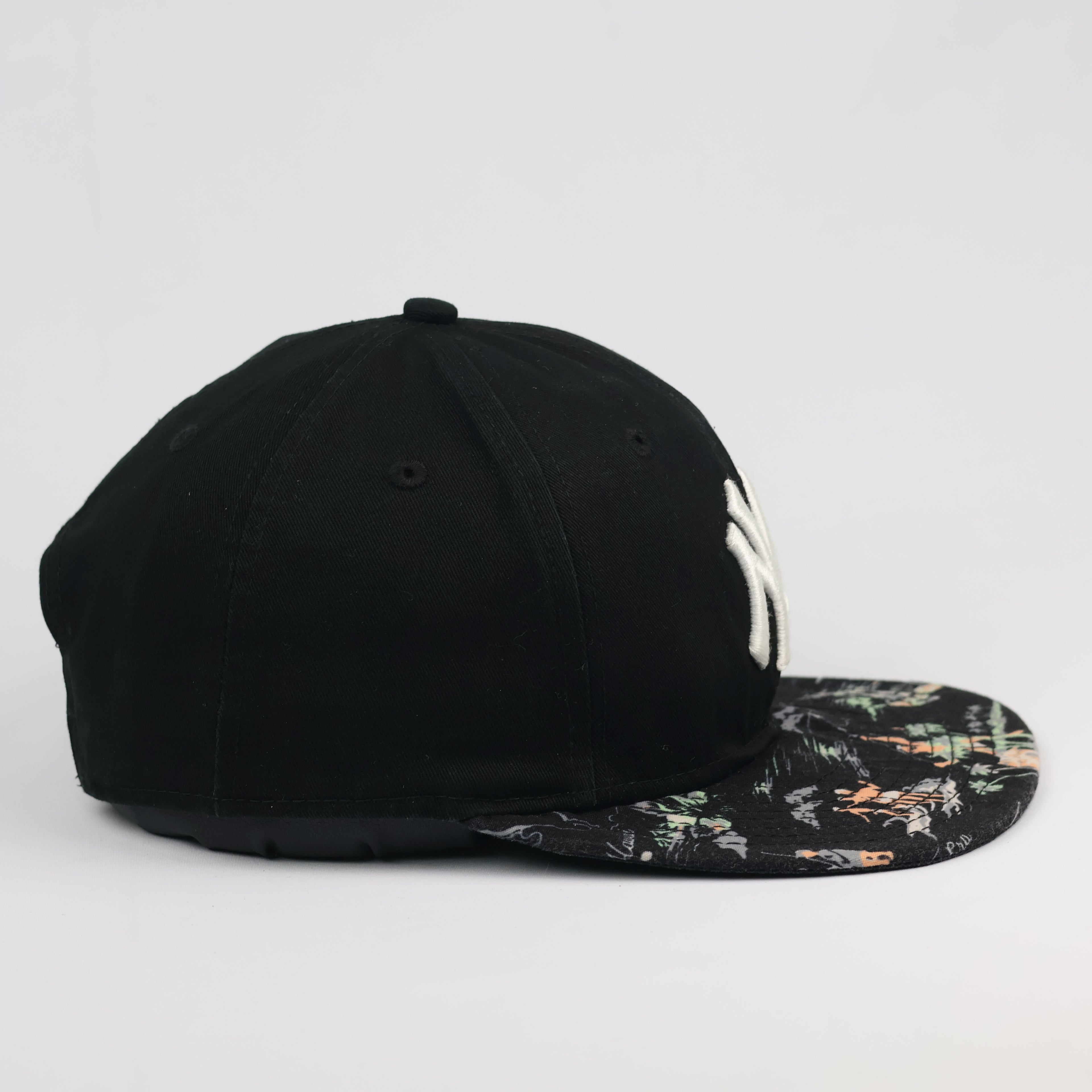 New York Yankees New Era 9FIFTY Snapback Thrifted Hat - Floral Hawaiian Print Brim