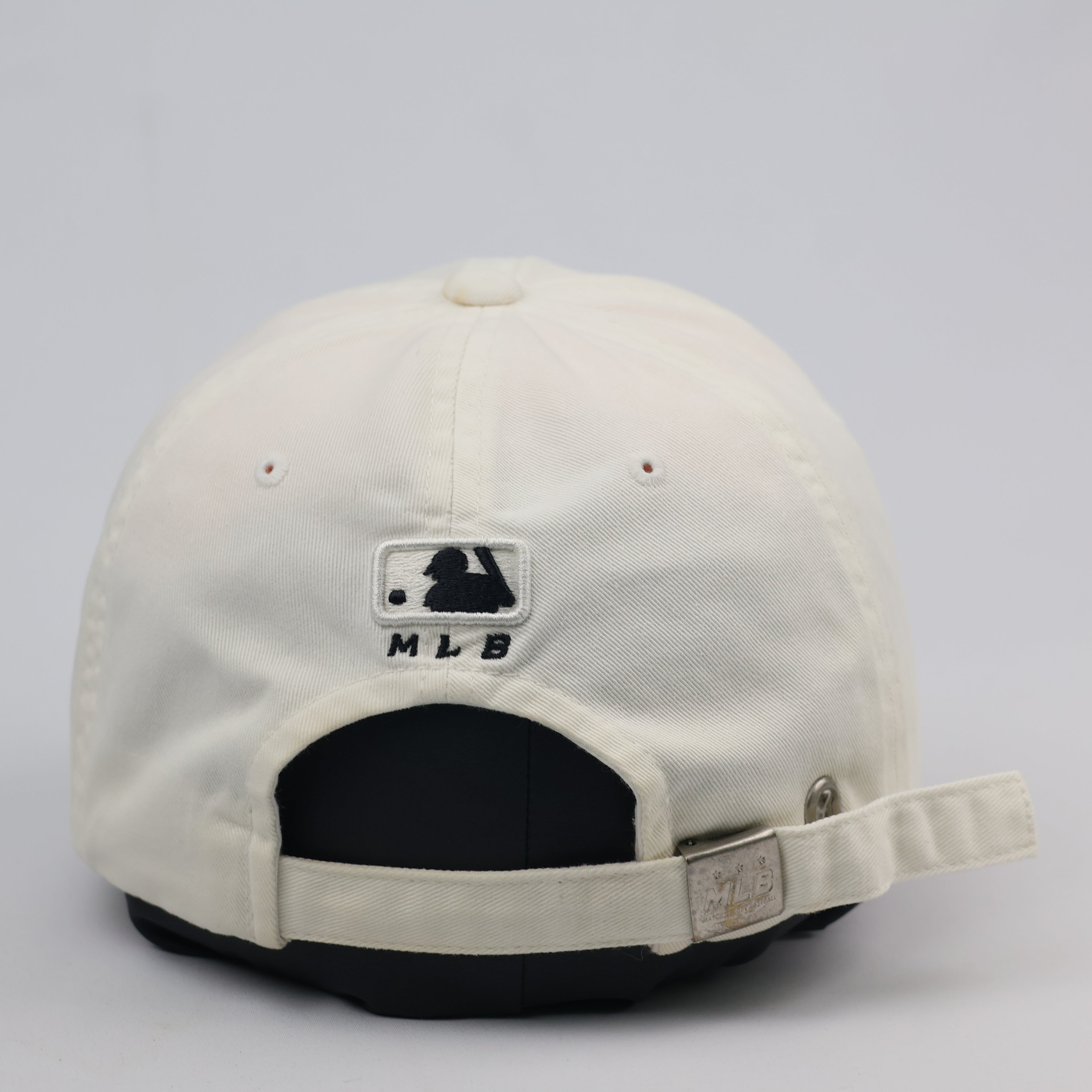 Vintage MLB New York Yankees Off-White Distressed Dad Thrifted Hat