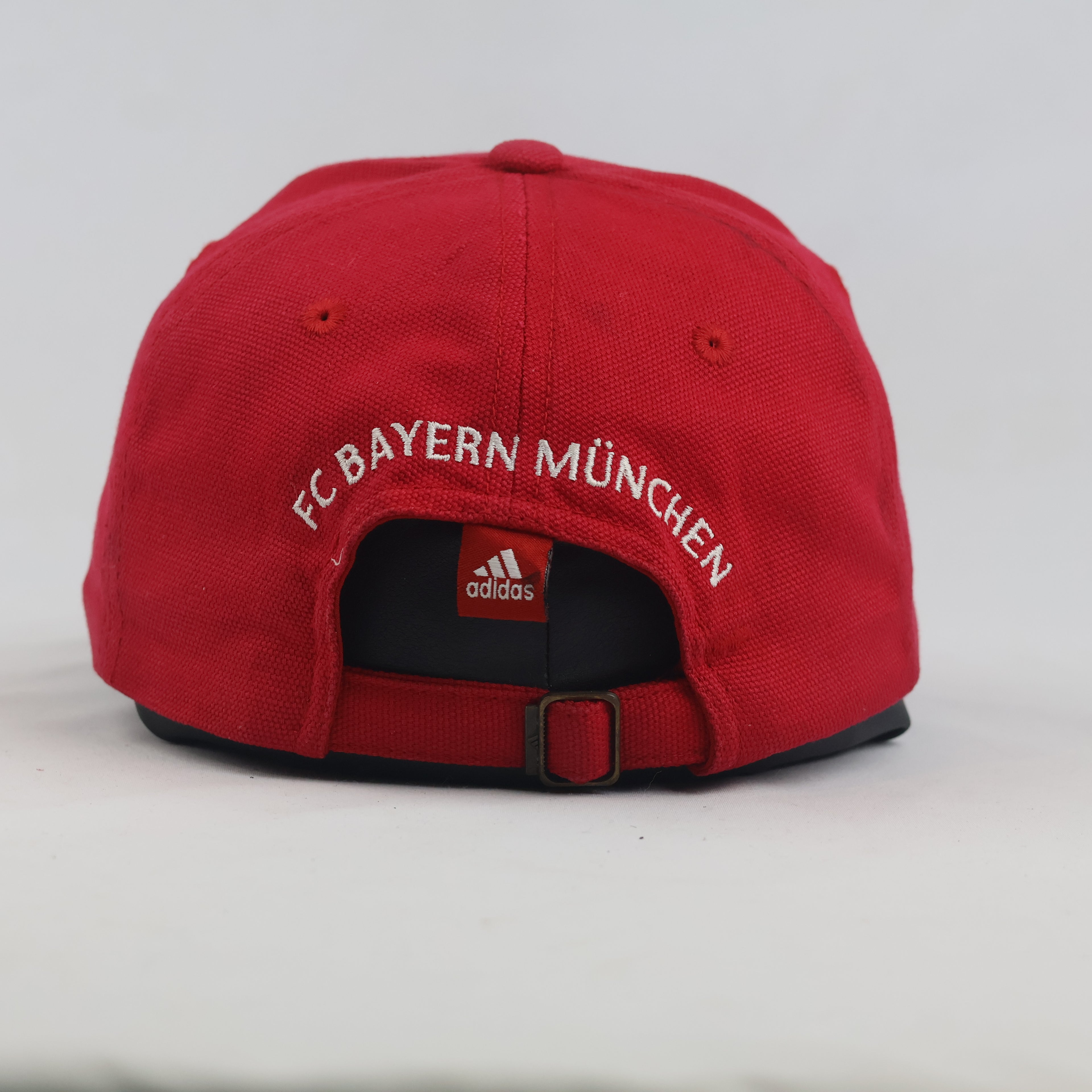 Thrifted Adidas FC Bayern München Red Strapback Cap (57-59 cm)