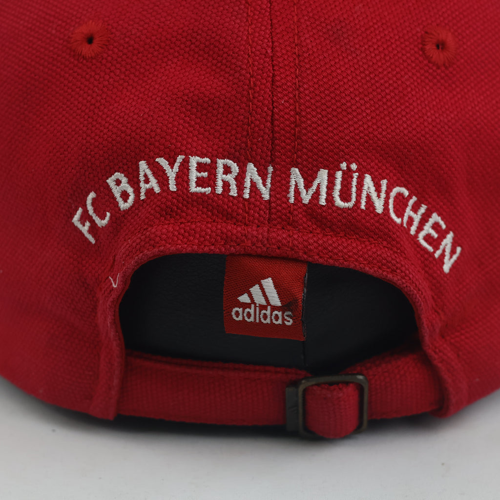 Thrifted Adidas FC Bayern München Red Strapback Cap (57-59 cm)