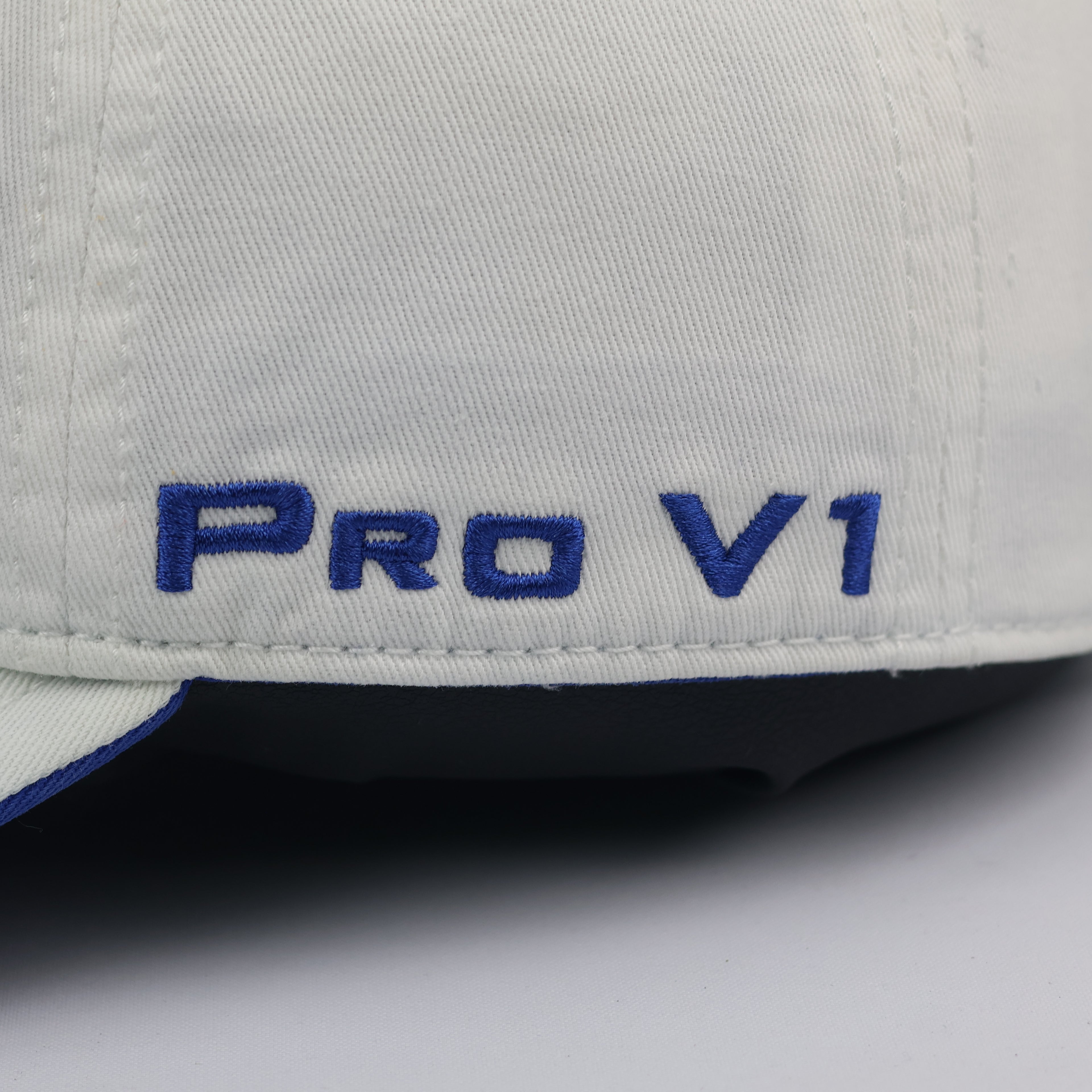 Titleist Pro V1 Golf Thrifted Cap - White & Royal Blue - Adjustable Size 56-58cm