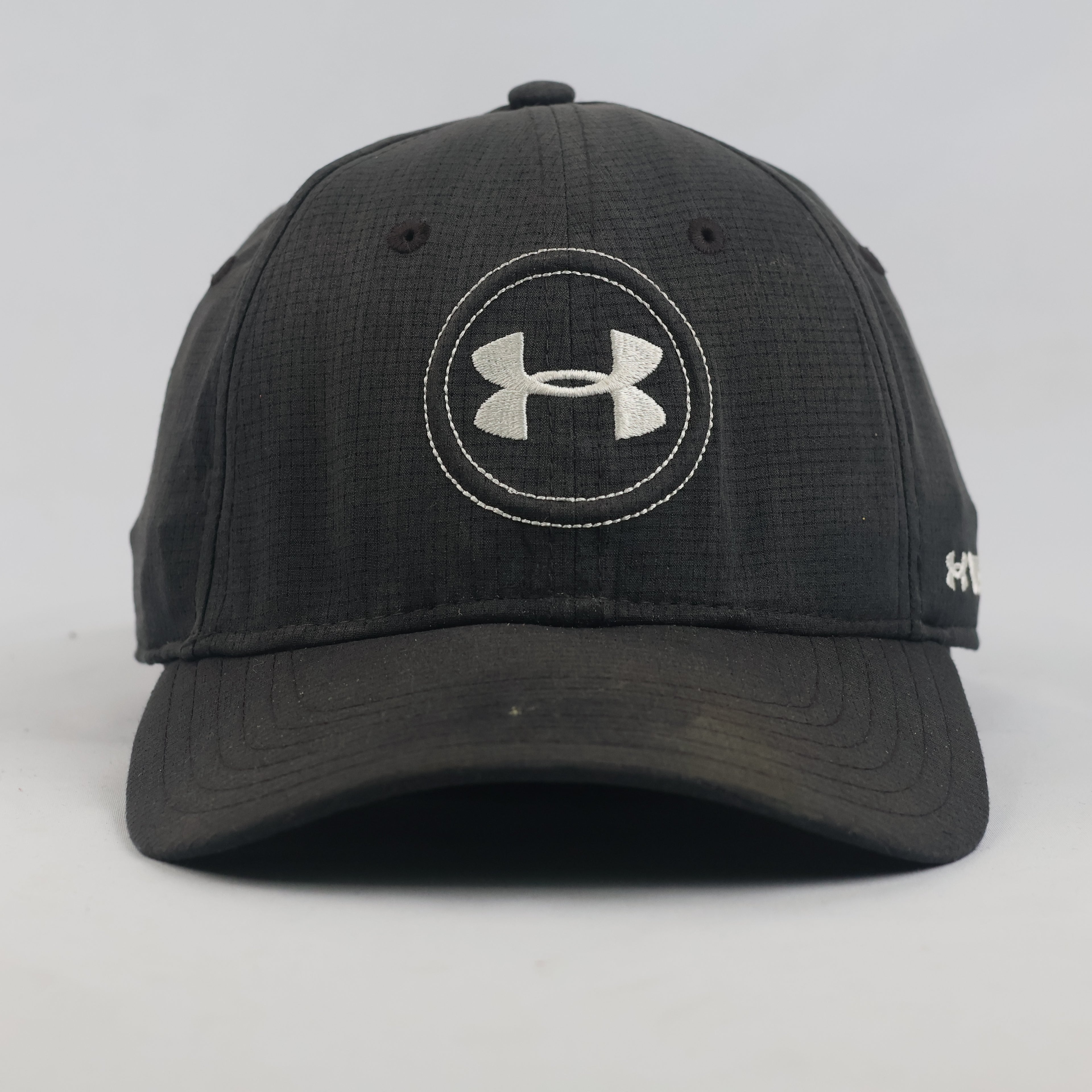 Thrifted Under Armour Black Circular Logo Golf Fitted Cap (58-59 cm)