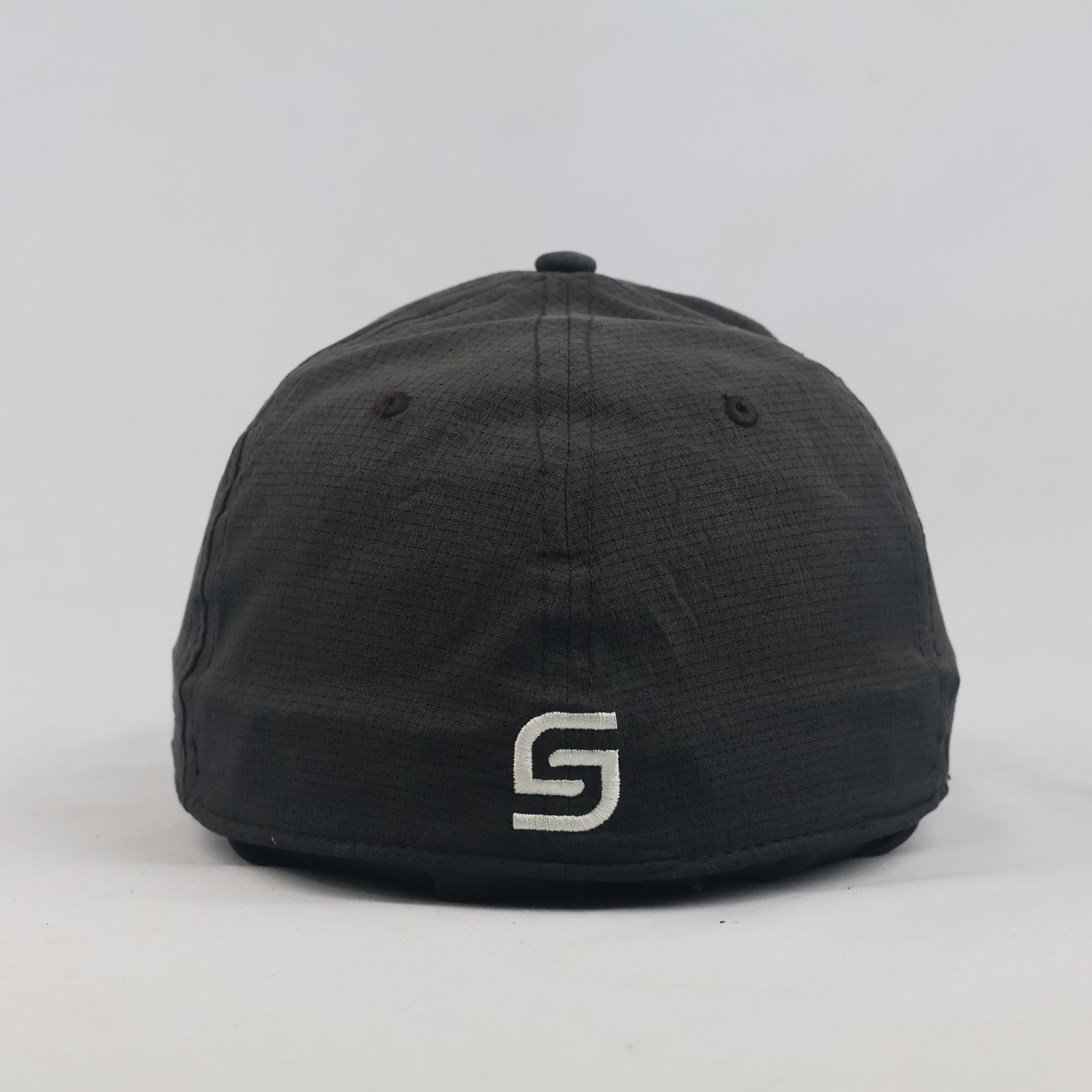 Thrifted Under Armour Black Circular Logo Golf Fitted Cap (58-59 cm)