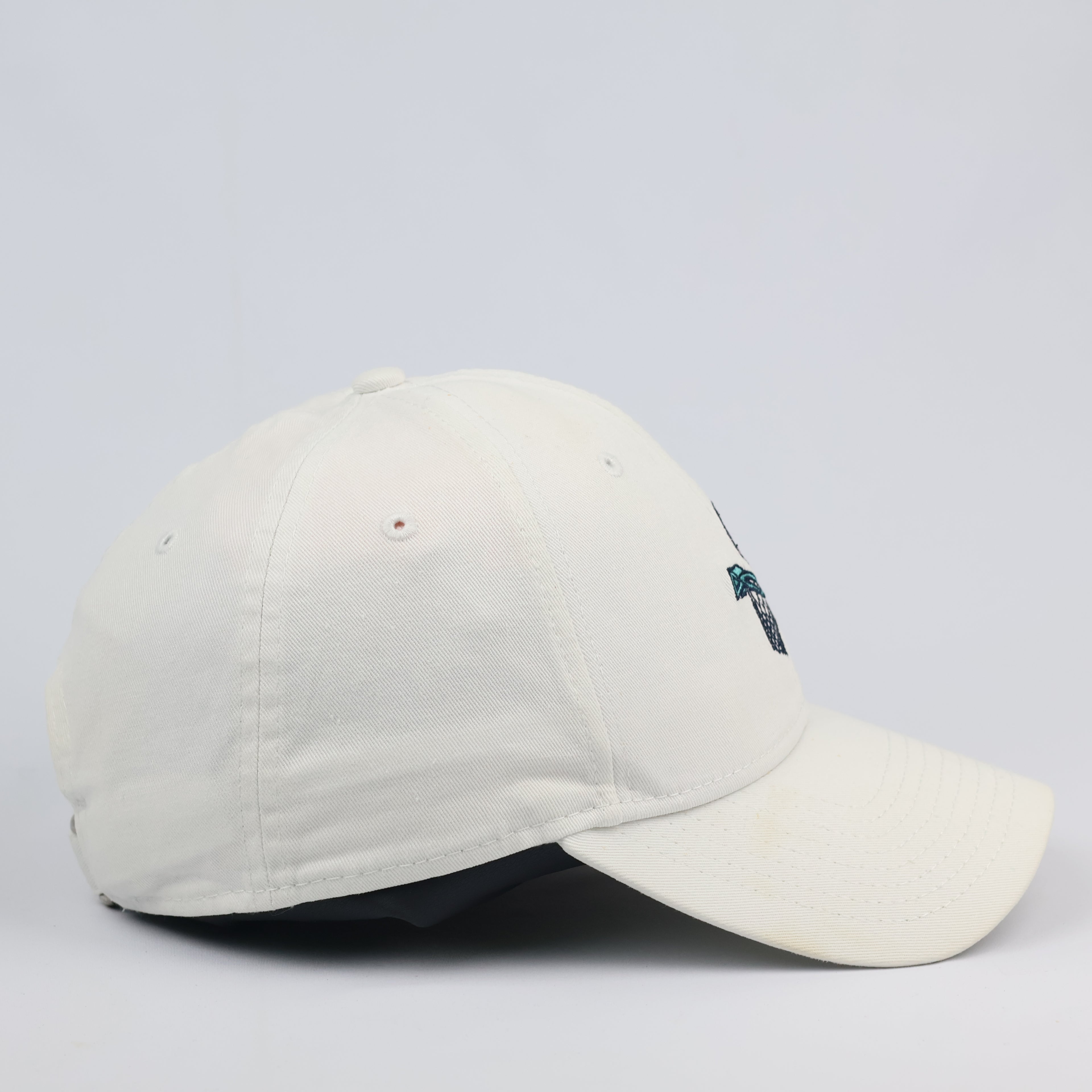 New Era 9FORTY Cream Basketball Hoop Embroidered Baseball Thrifted Cap