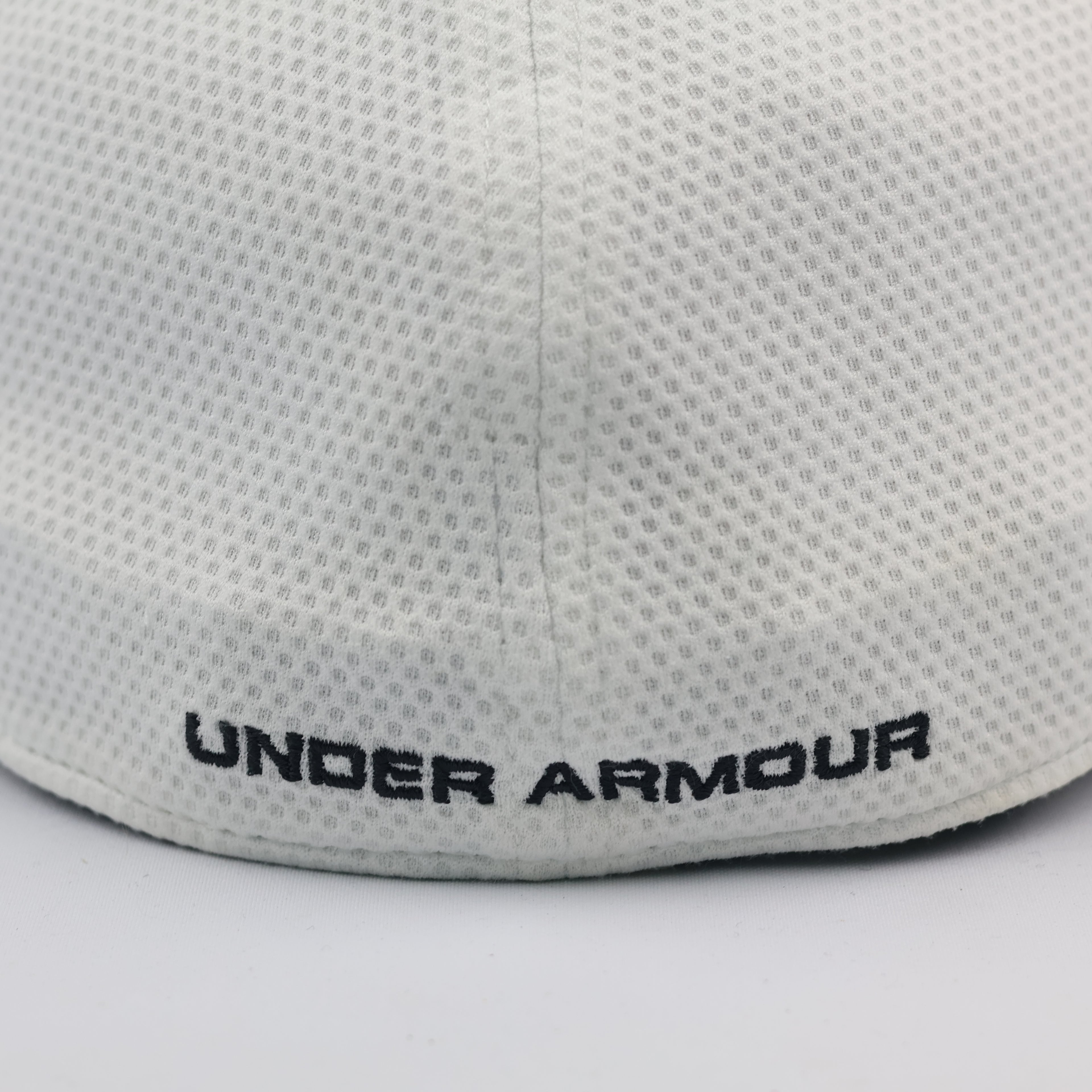 Under Armour Blitzing Men's Hat - White Textured Performance Thrifted Cap - Size LG/XL