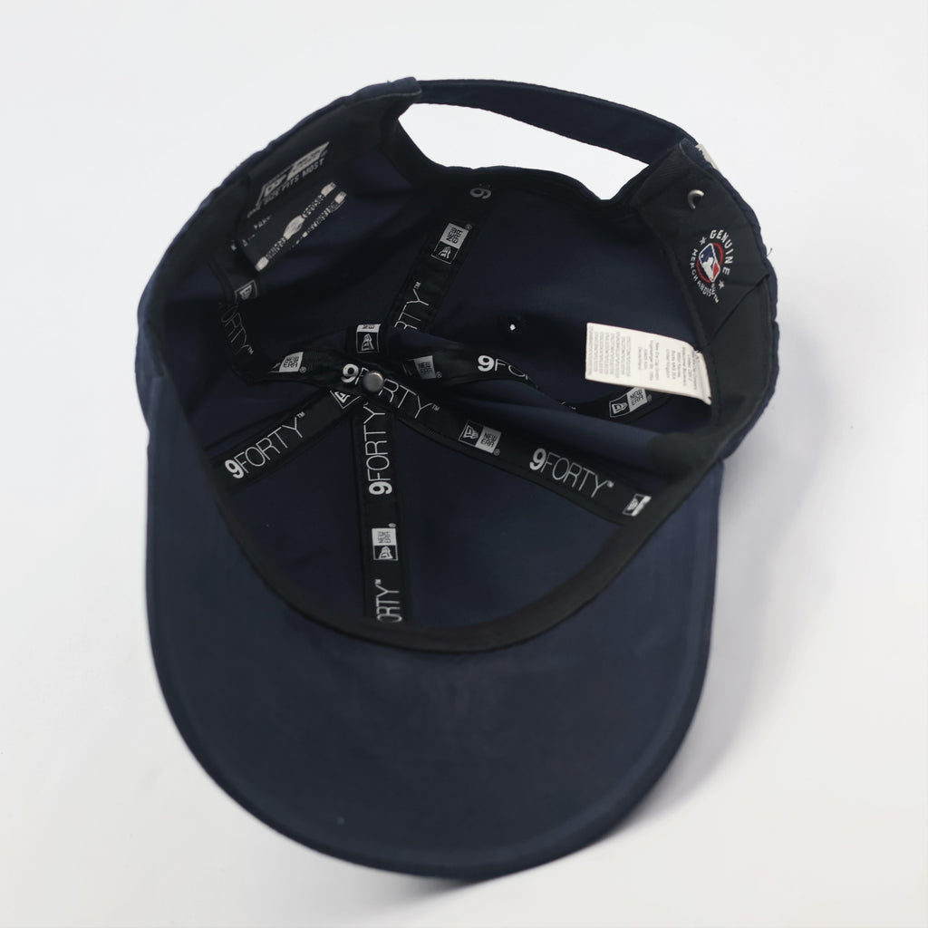 Vintage New Era 9FIFTY Snapback Thrifted Cap - Classic Black & White