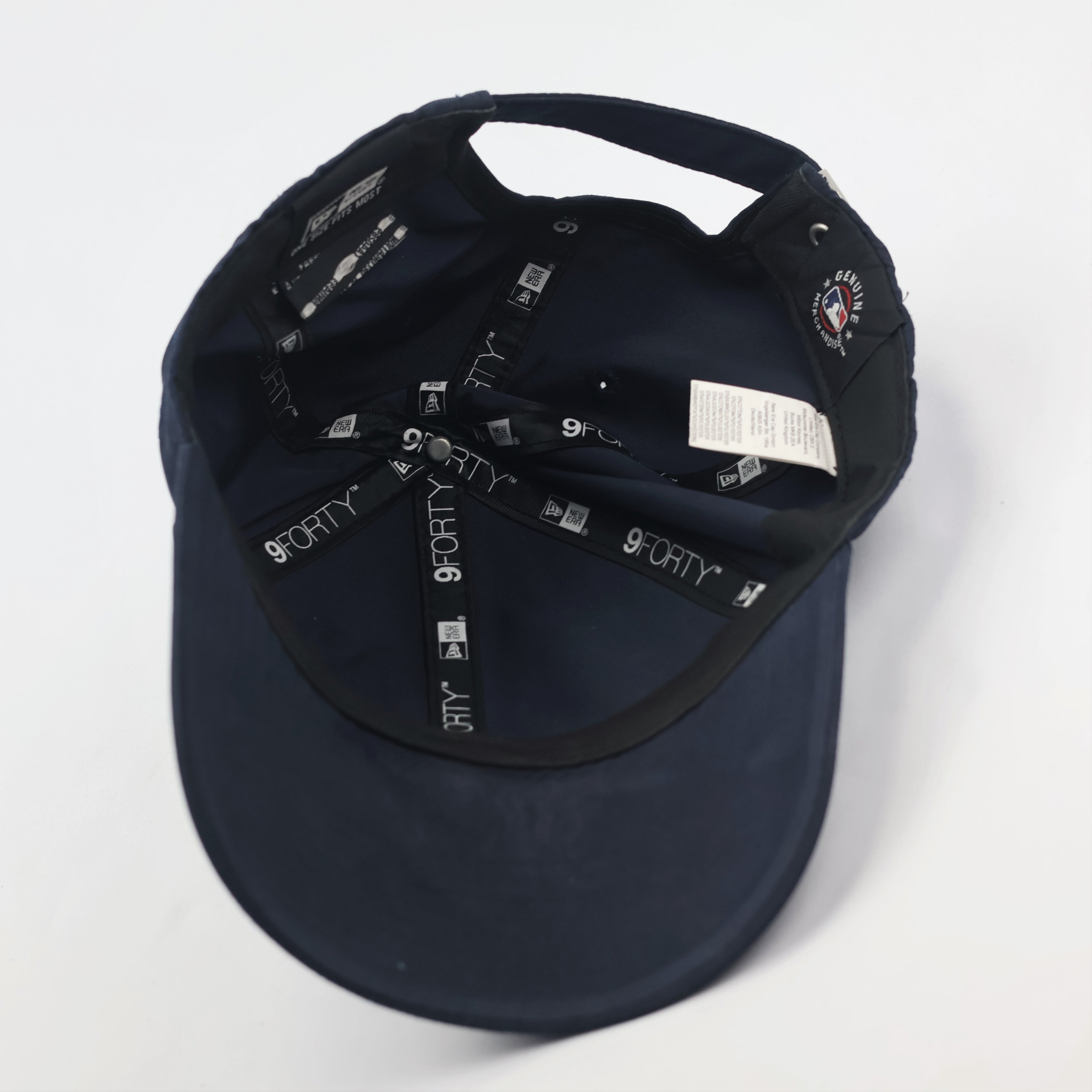Vintage New Era 9FIFTY Snapback Thrifted Cap - Classic Black & White