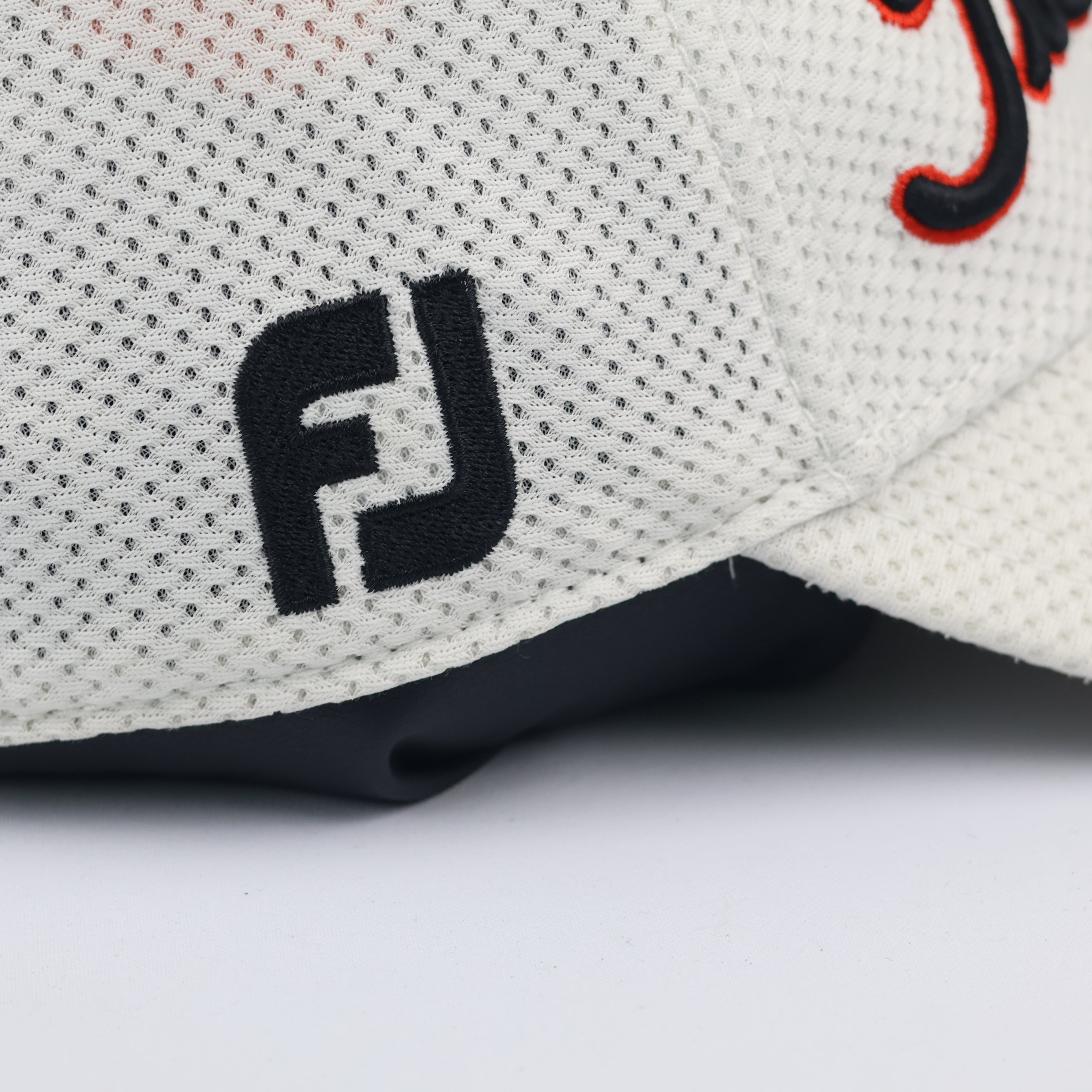 Titleist Pro V1 Tour Performance Mesh Golf Thrifted Hat - White/Red | M/L