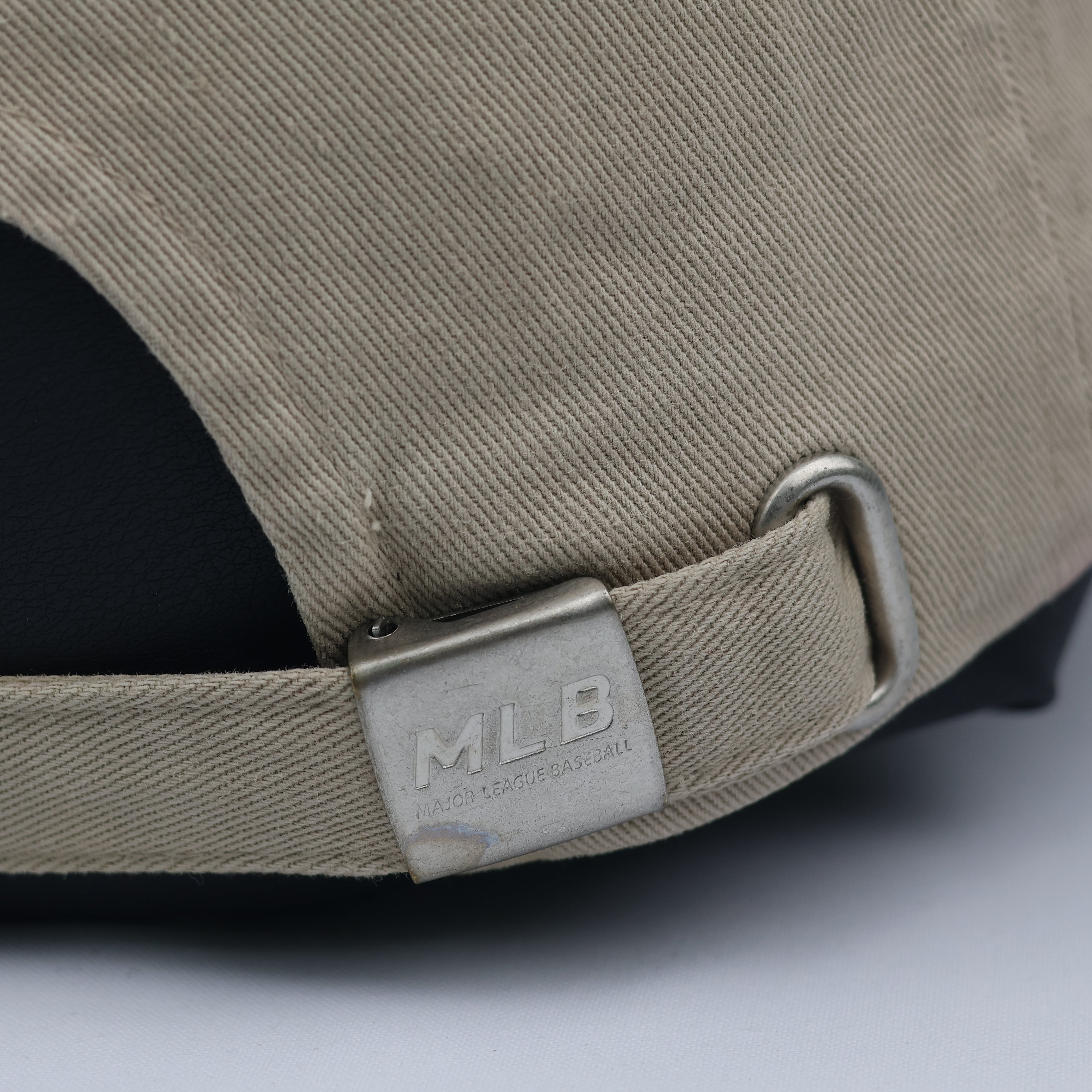 New York Yankees MLB Embroidered Dad Thrifted Hat - Khaki Beige | 56-59cm