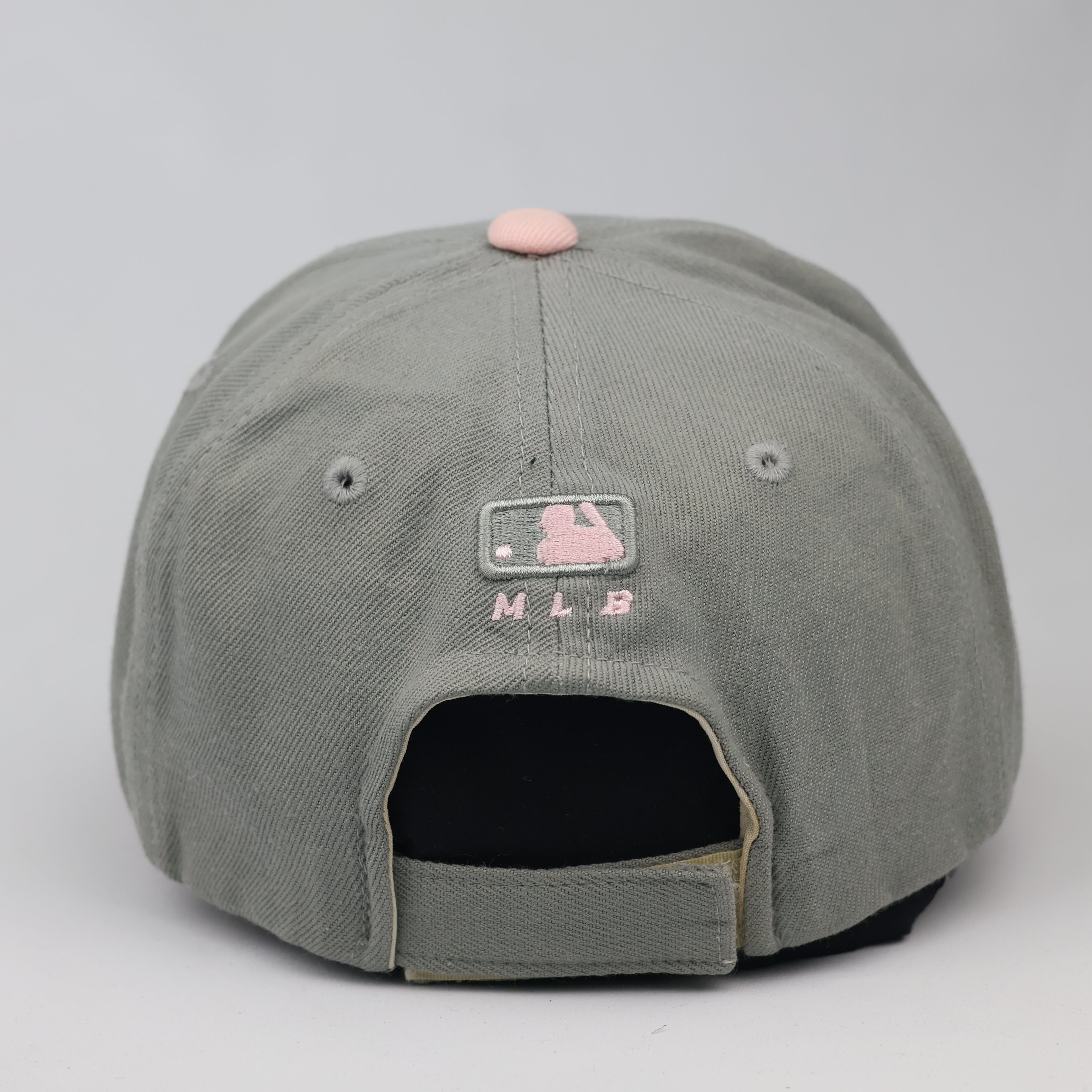 Authentic MLB New York Yankees Thrifted Hat - Grey & Pastel Pink
