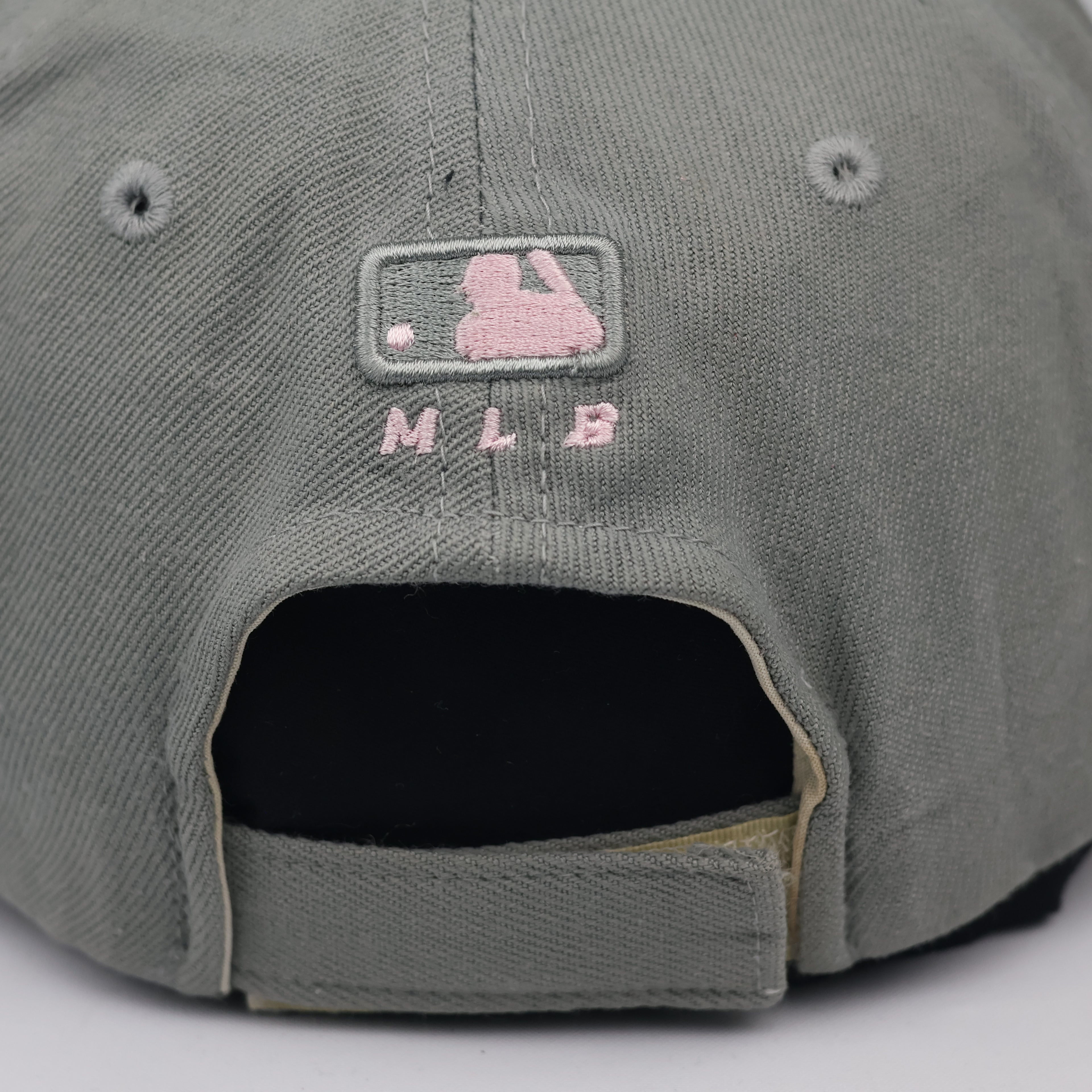 Authentic MLB New York Yankees Thrifted Hat - Grey & Pastel Pink
