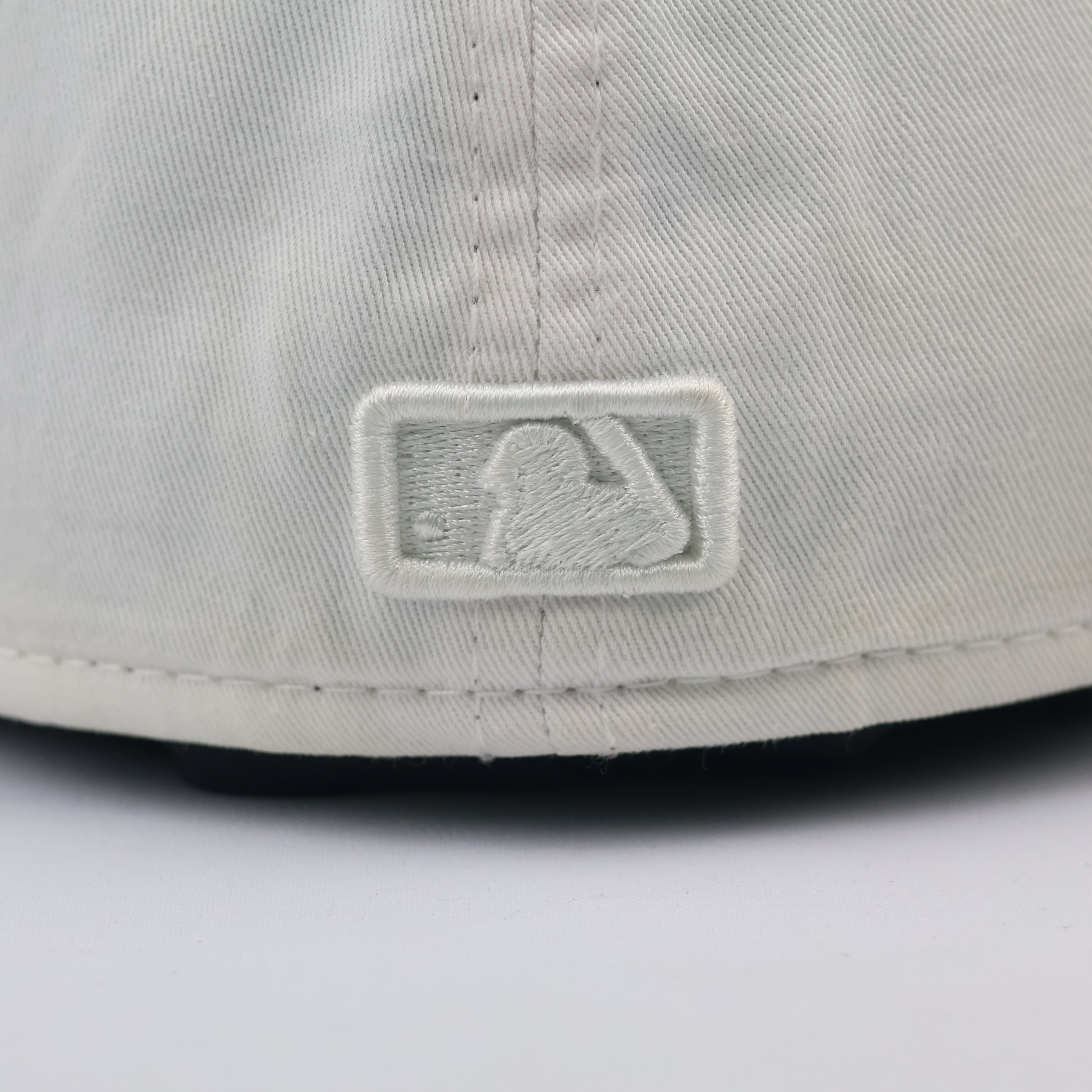 Vintage New Era 59FIFTY Atlanta Braves All-White Fitted Thrifted Hat