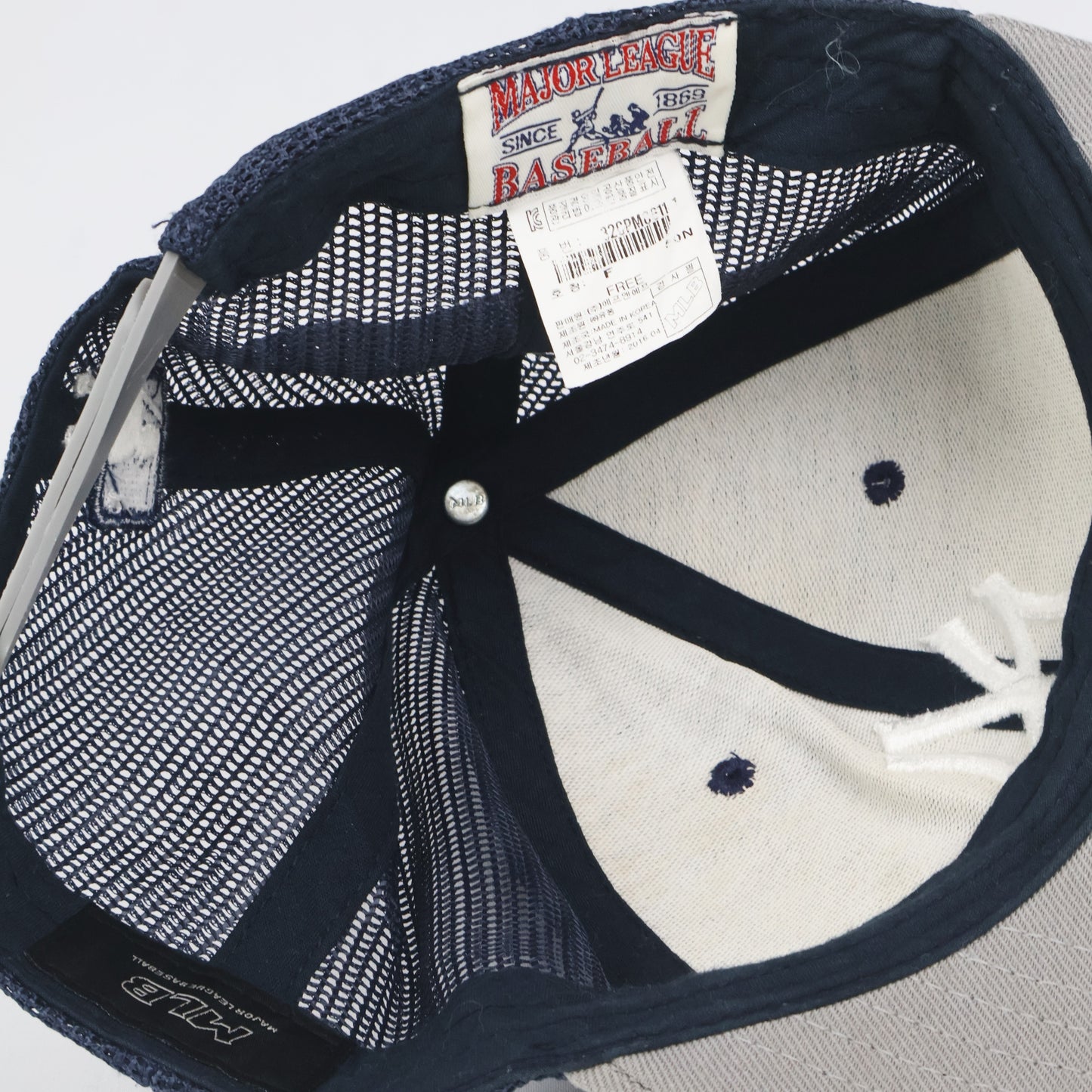 MLB New York Yankees Two-Tone Trucker Snapback