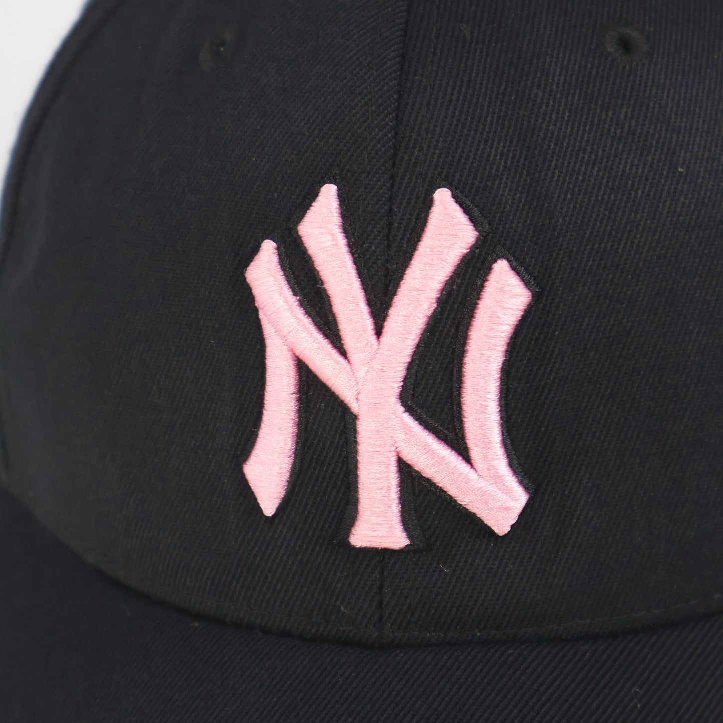 MLB New York Yankees Pink Logo Flexfit Cap (XS-S)