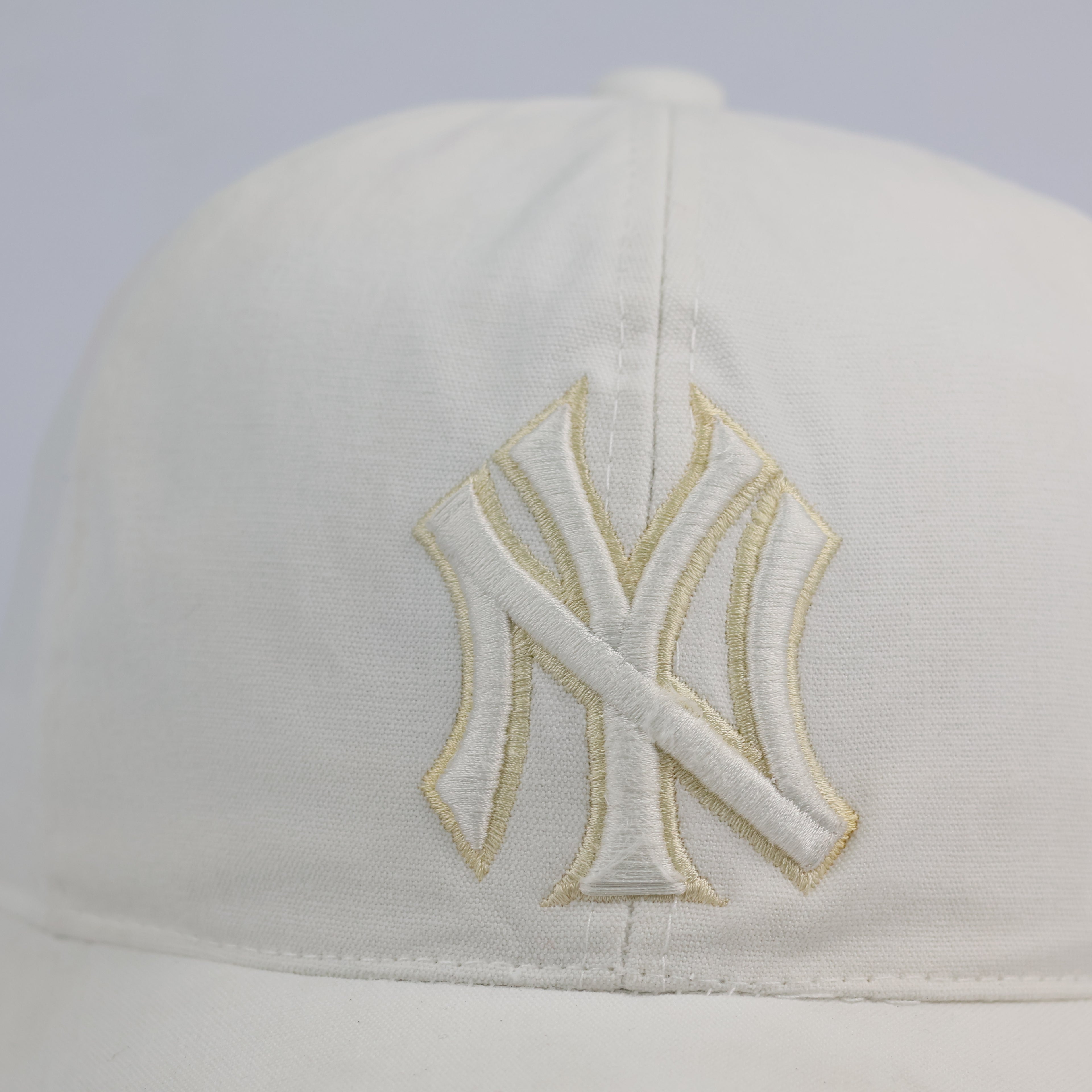Vintage New York Yankees Off-White NY Sandwich Cap