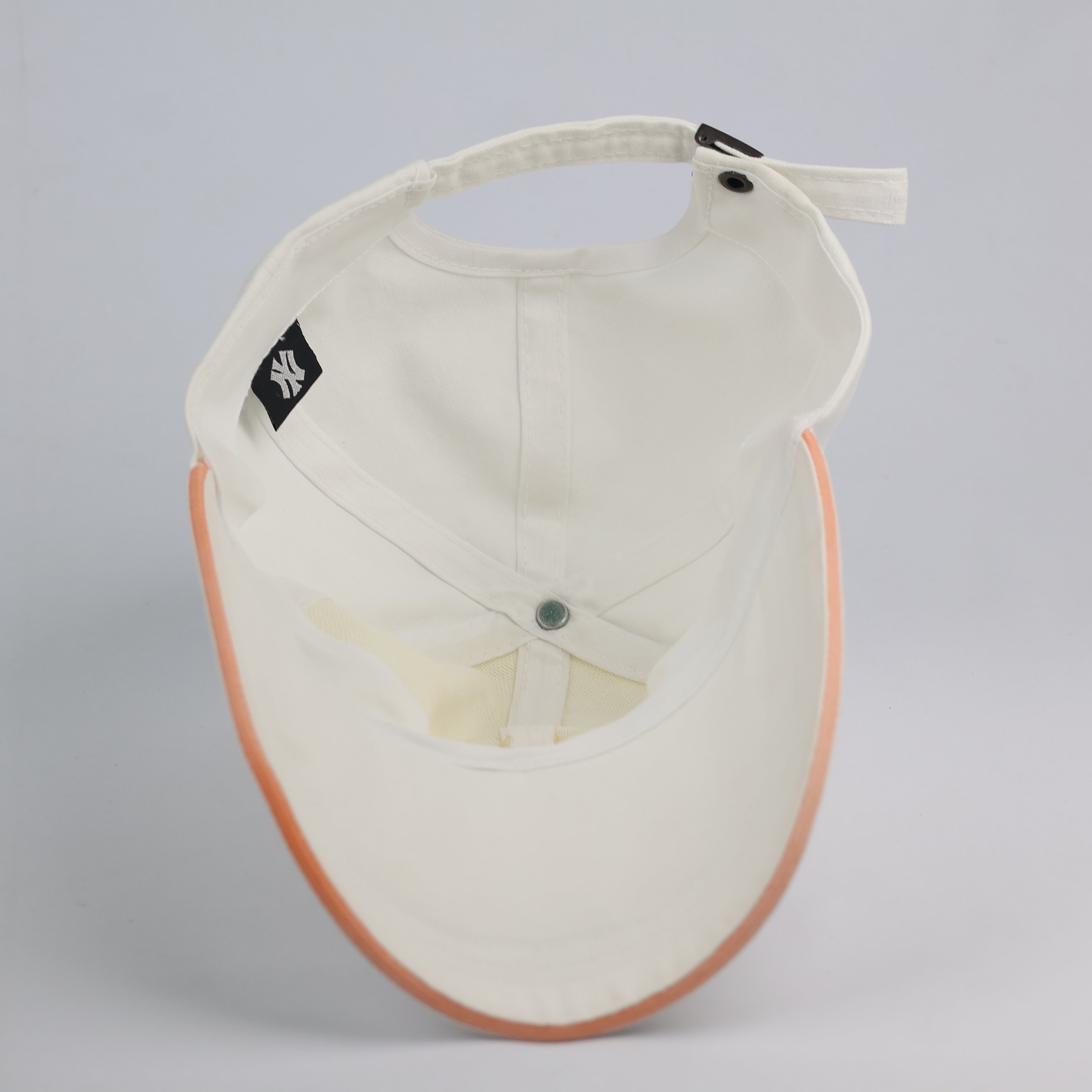 Vintage New York Yankees Off-White NY Sandwich Cap