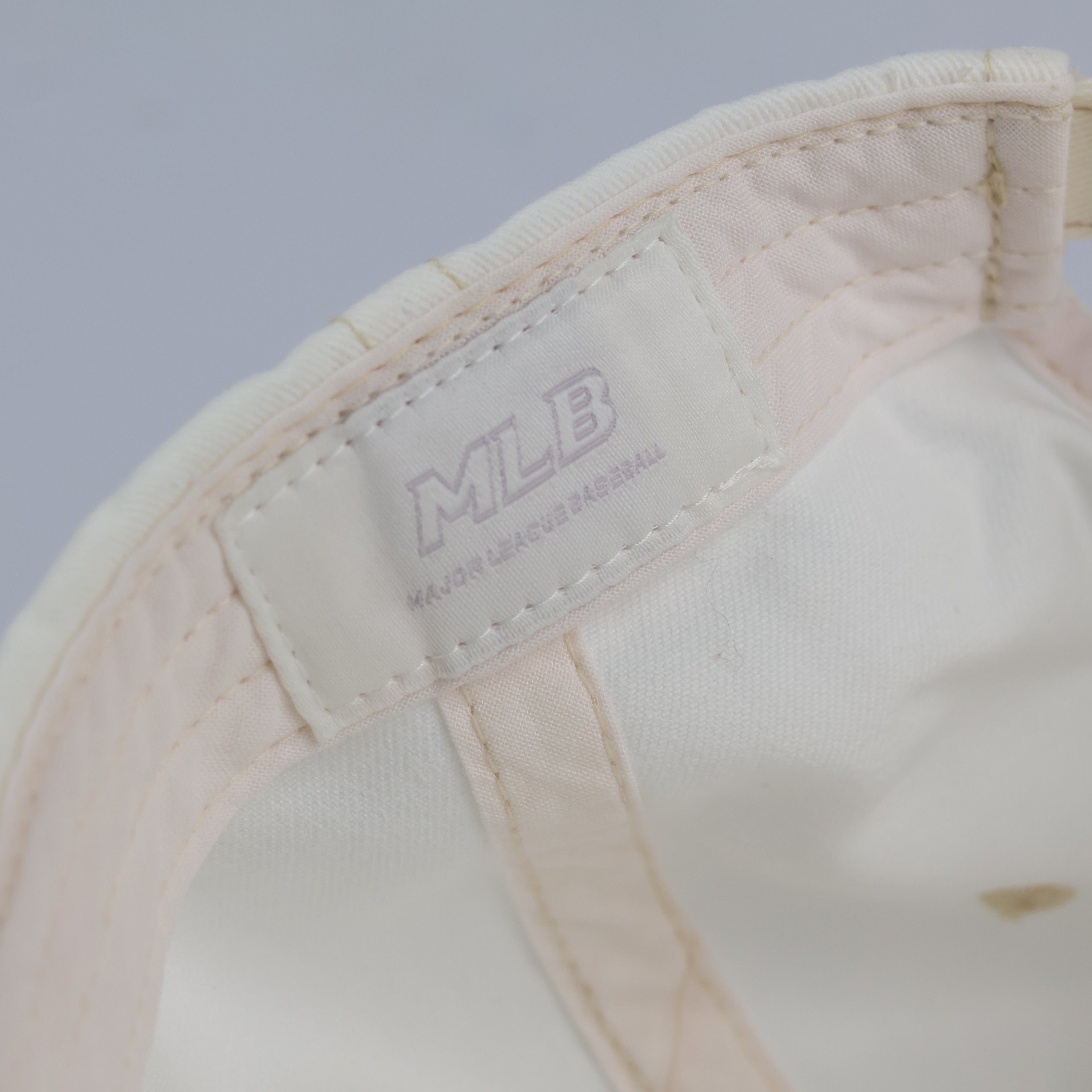 Vintage MLB Los Angeles Dodgers Thrifted Cap - Cream Washed Cotton Twill