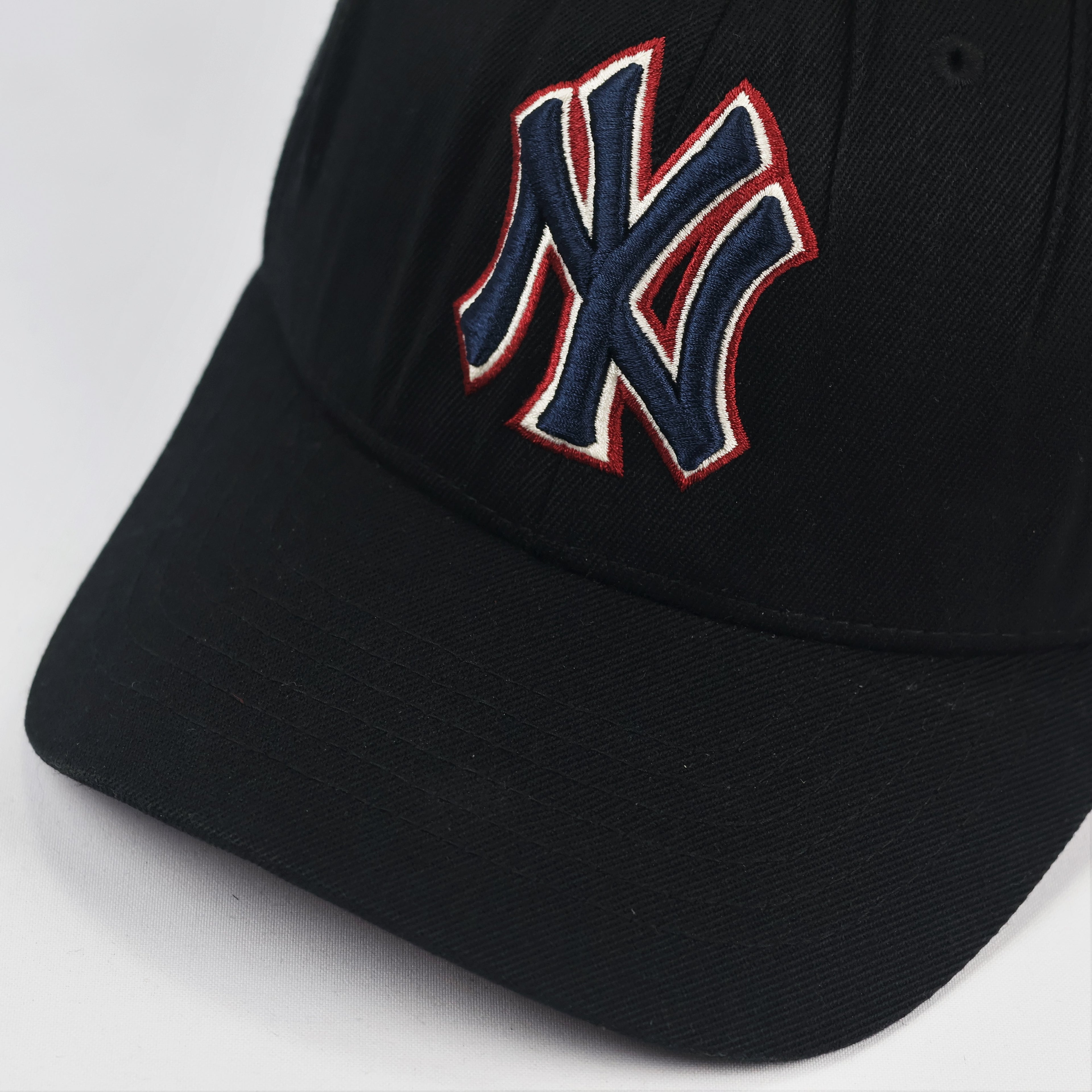 Official MLB New York Yankees Thrifted Fitted Baseball Cap – Navy & Red Two-Tone