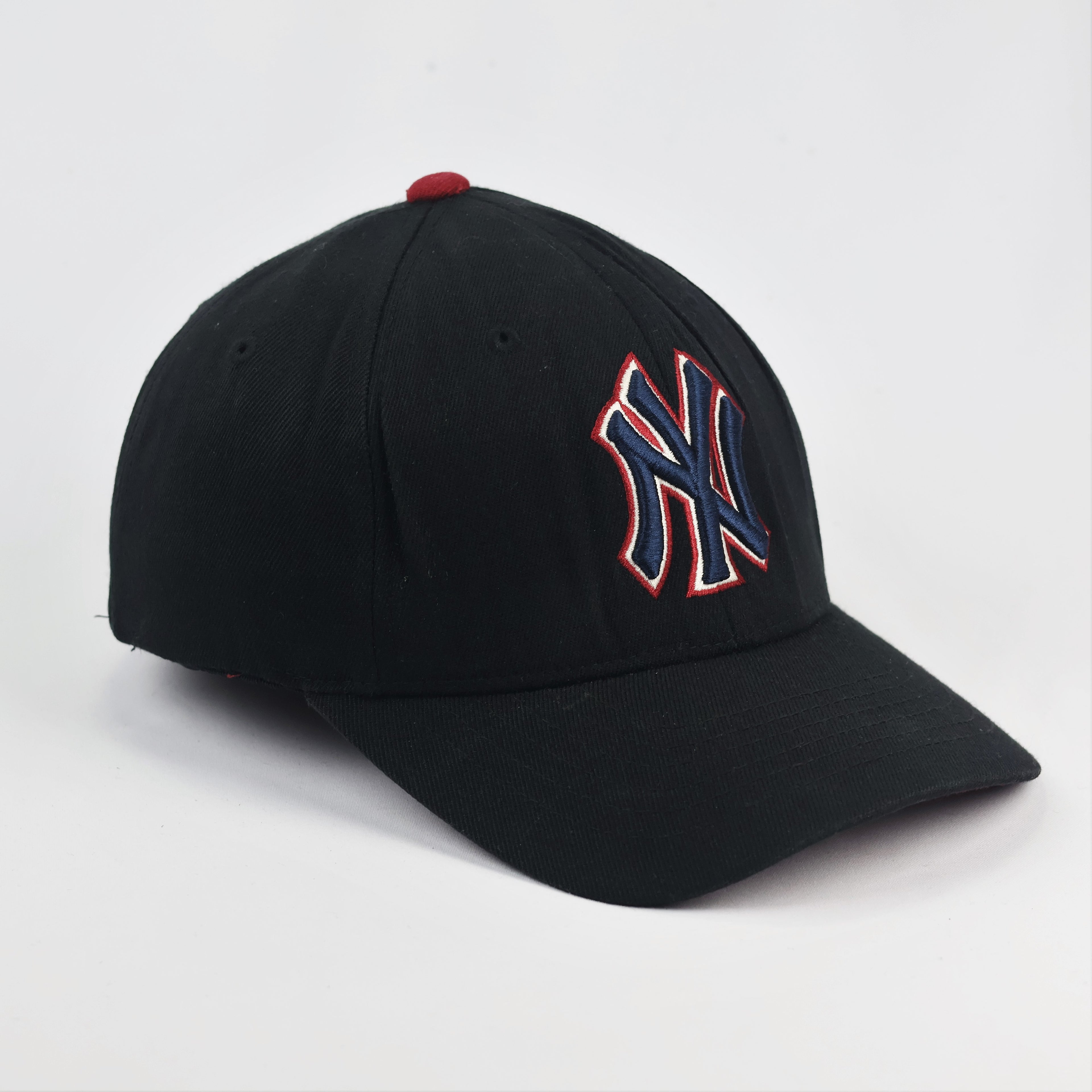 Official MLB New York Yankees Thrifted Fitted Baseball Cap – Navy & Red Two-Tone