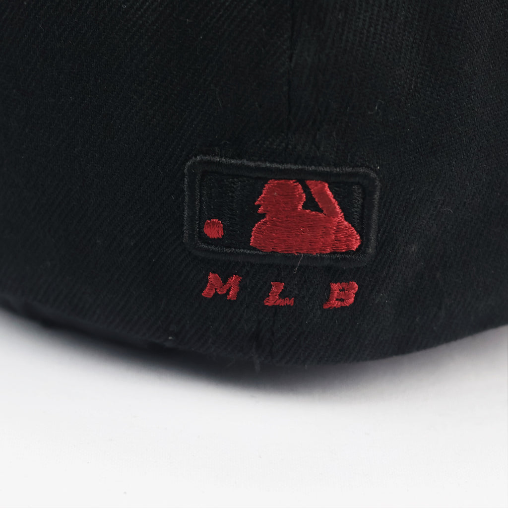 Official MLB New York Yankees Thrifted Fitted Baseball Cap – Navy & Red Two-Tone