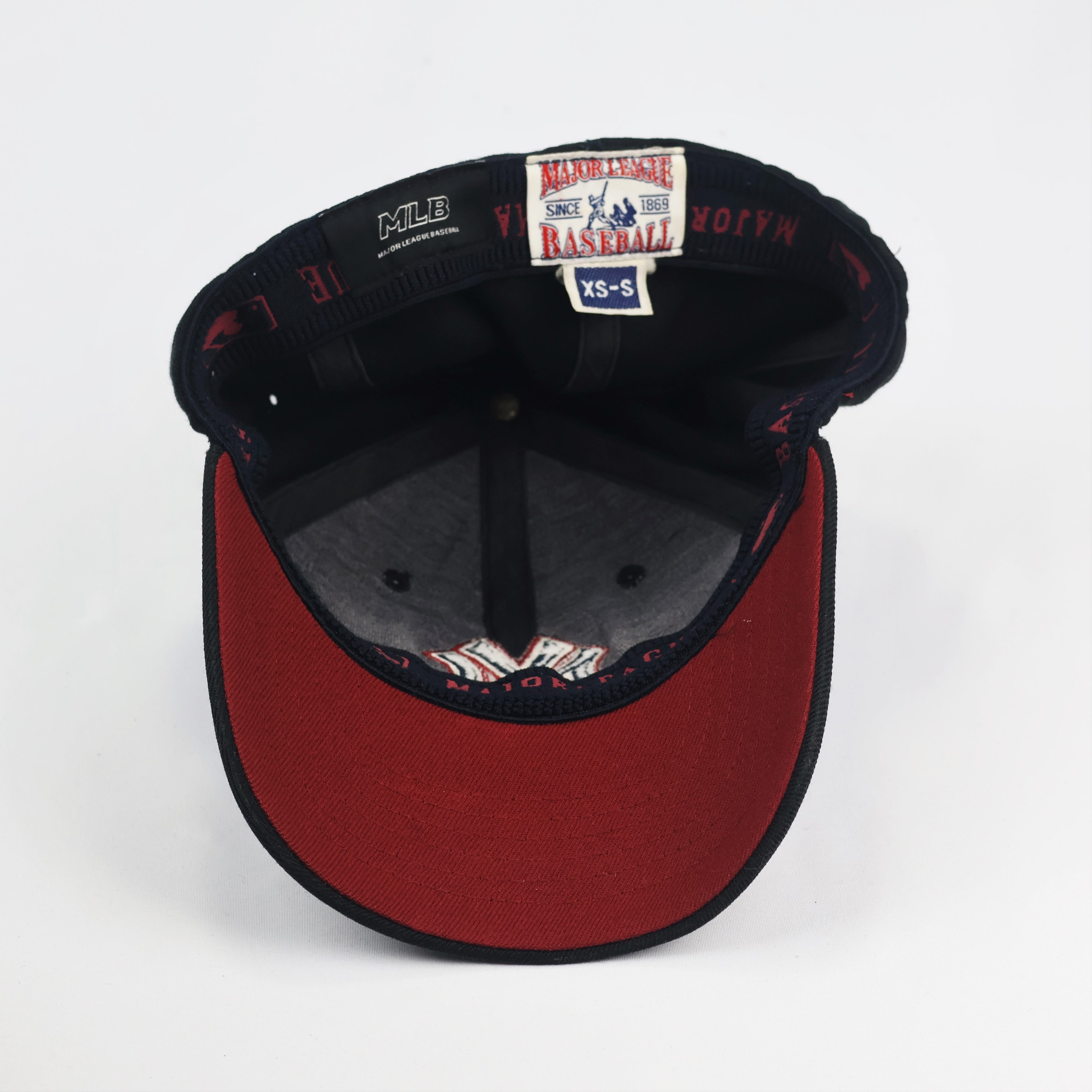 Official MLB New York Yankees Thrifted Fitted Baseball Cap – Navy & Red Two-Tone