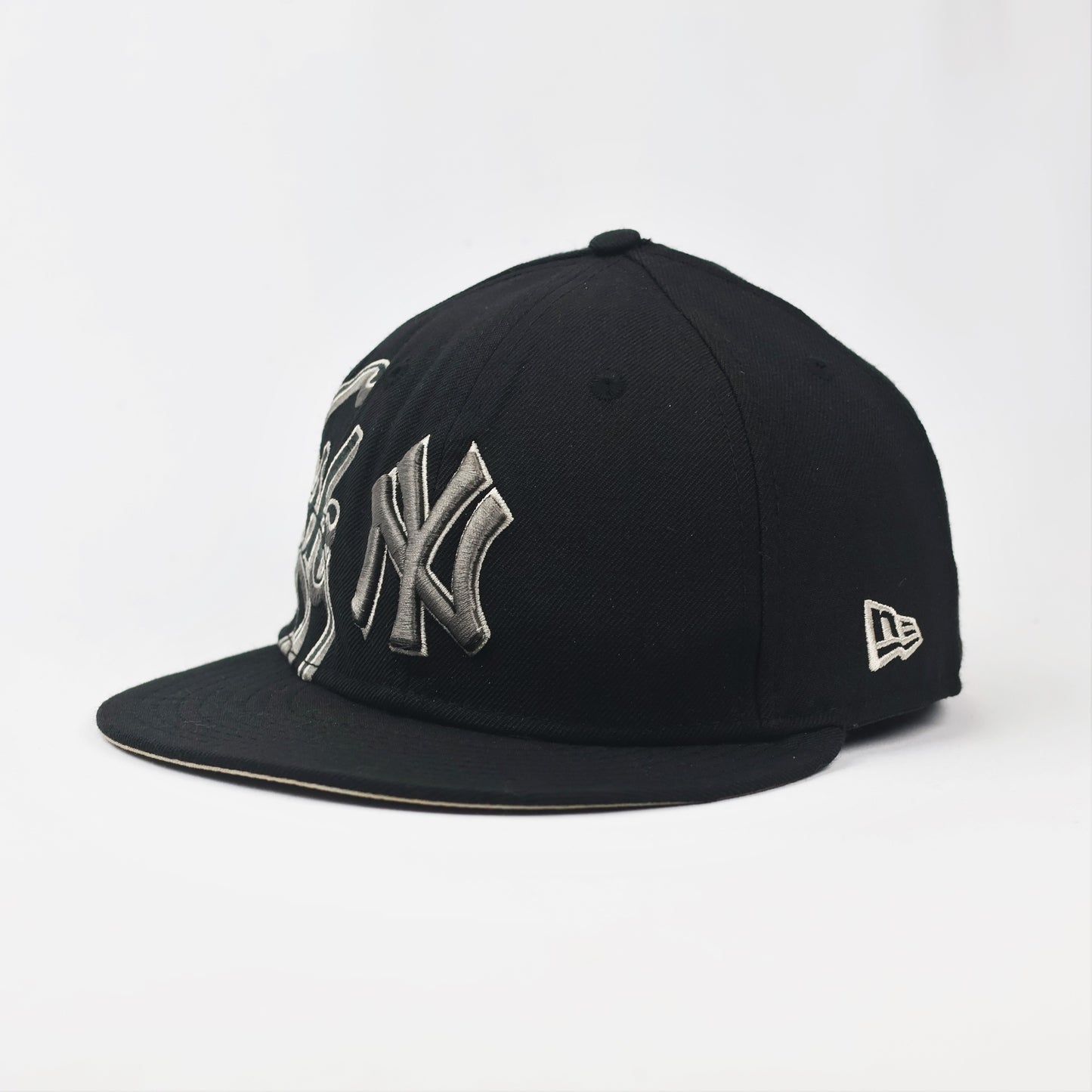 Vintage NY Yankees New Era Fitted Thrifted Hat | Black & Grey Script Logo | 59FIFTY