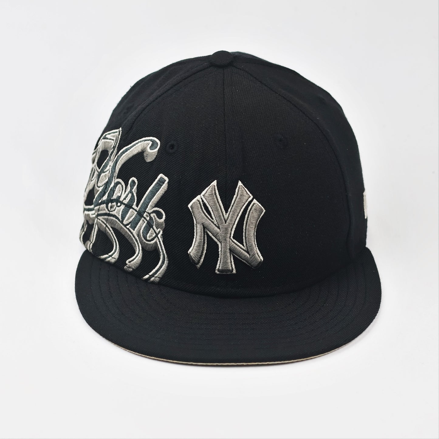 Vintage NY Yankees New Era Fitted Thrifted Hat | Black & Grey Script Logo | 59FIFTY
