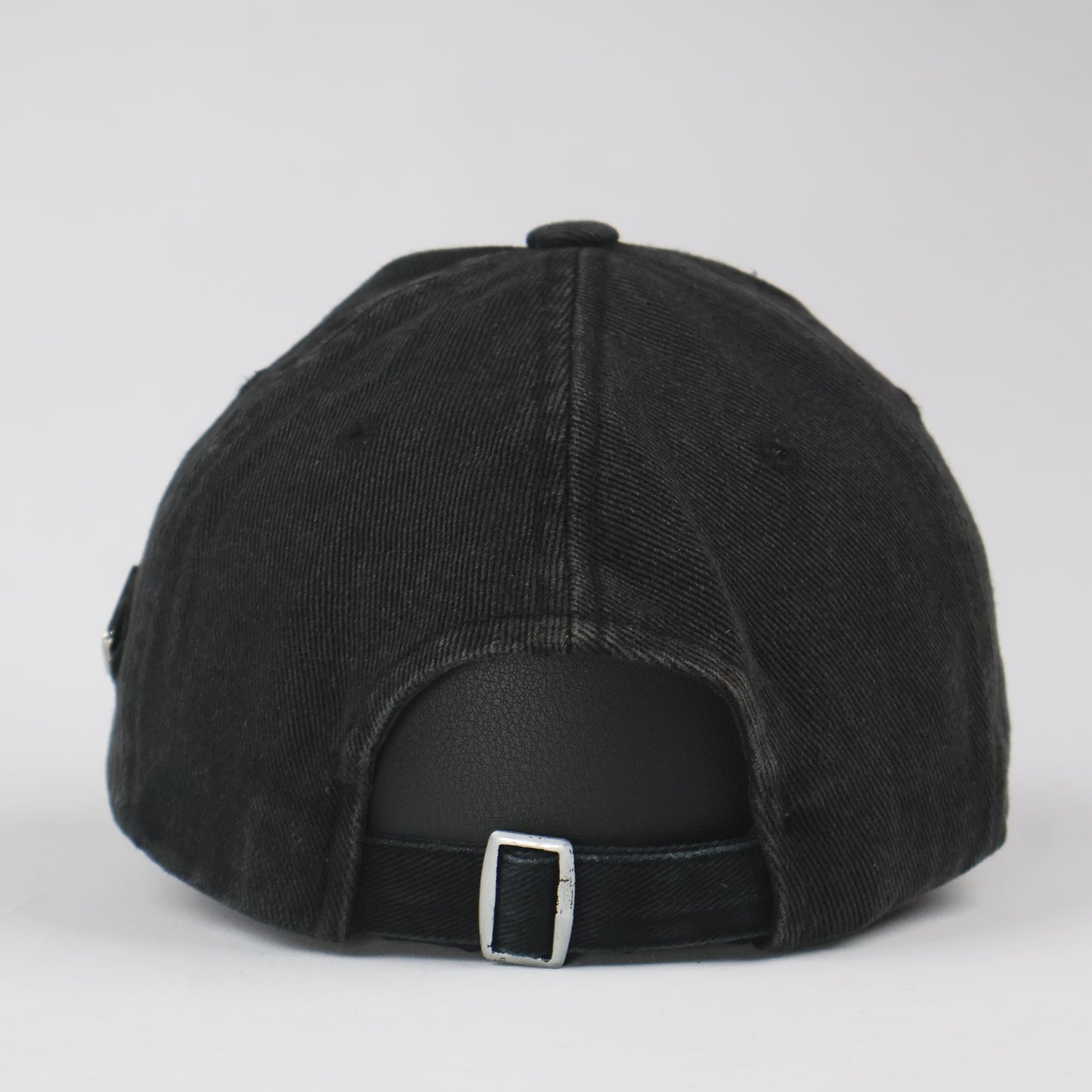 Lucky Chouette Metal Plaque Baseball Cap