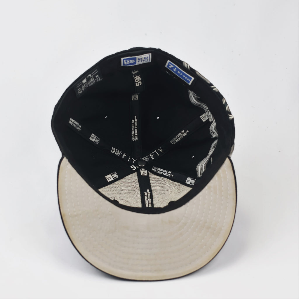 Vintage NY Yankees New Era Fitted Thrifted Hat | Black & Grey Script Logo | 59FIFTY