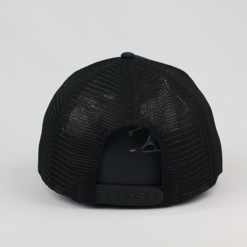 Beechfield Hitachi Colore la Vie Black Trucker Hat