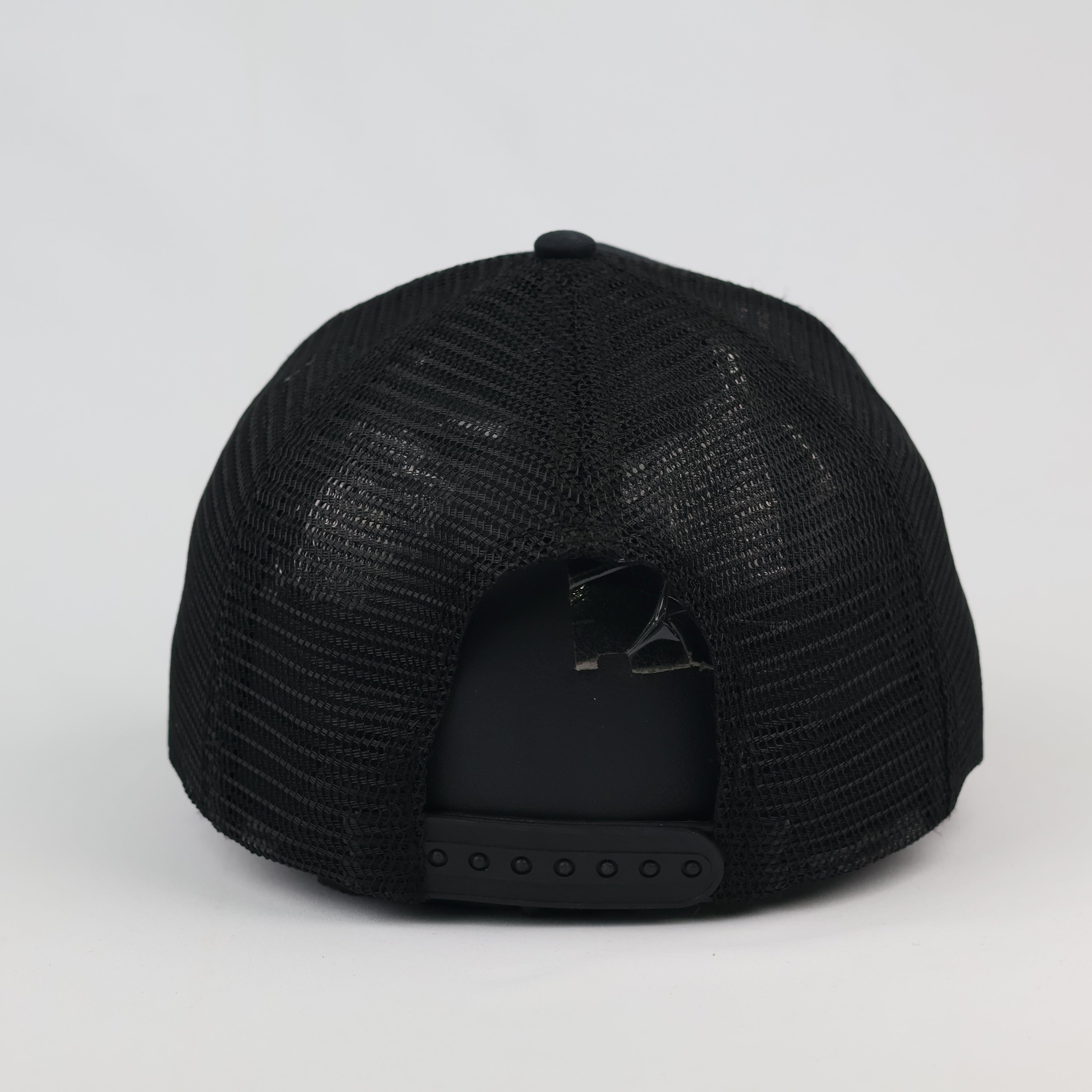 Beechfield Hitachi Colore la Vie Black Trucker Hat