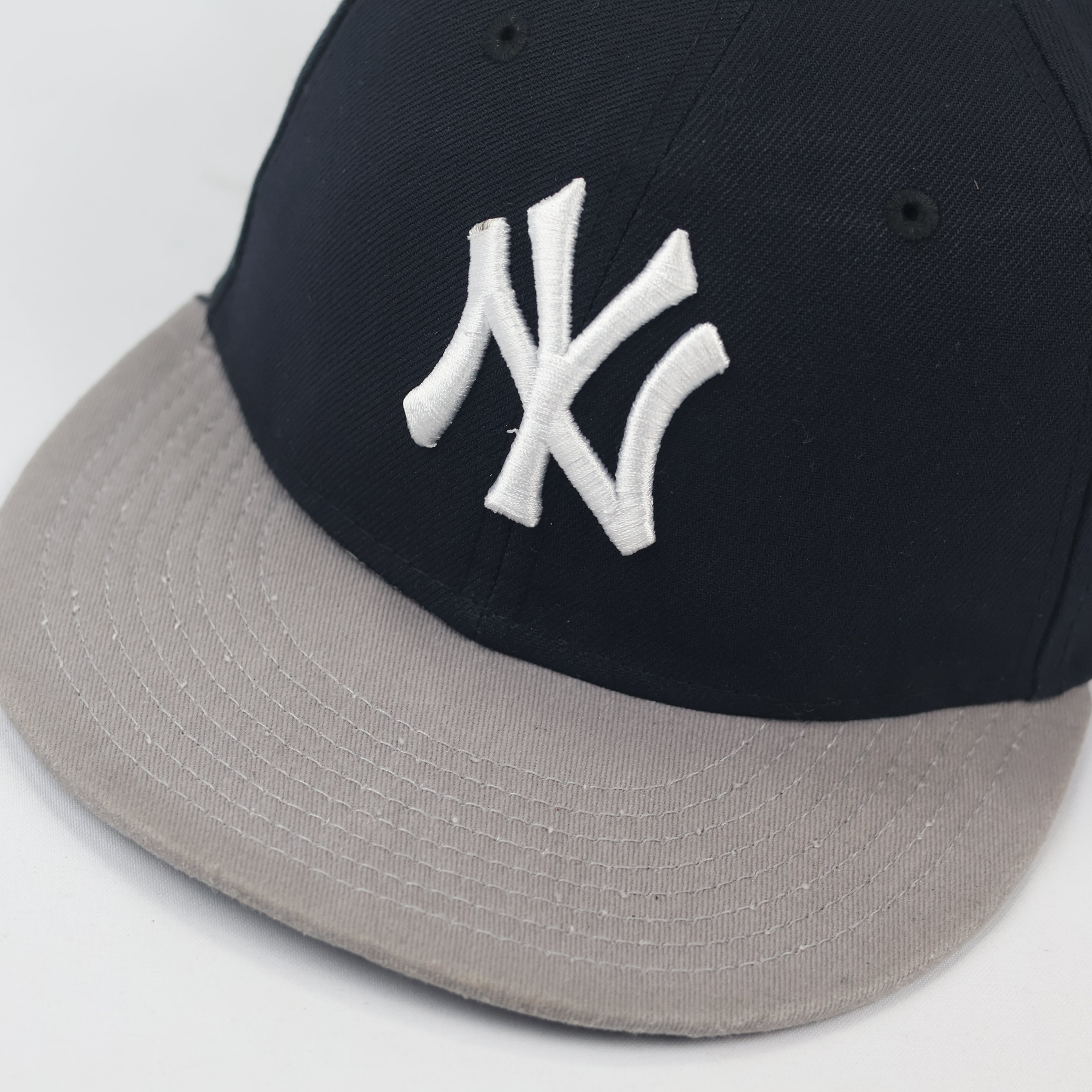 Thrifted New York Yankees MLB Two-Tone Thrifted Hat | Classic Navy Edition