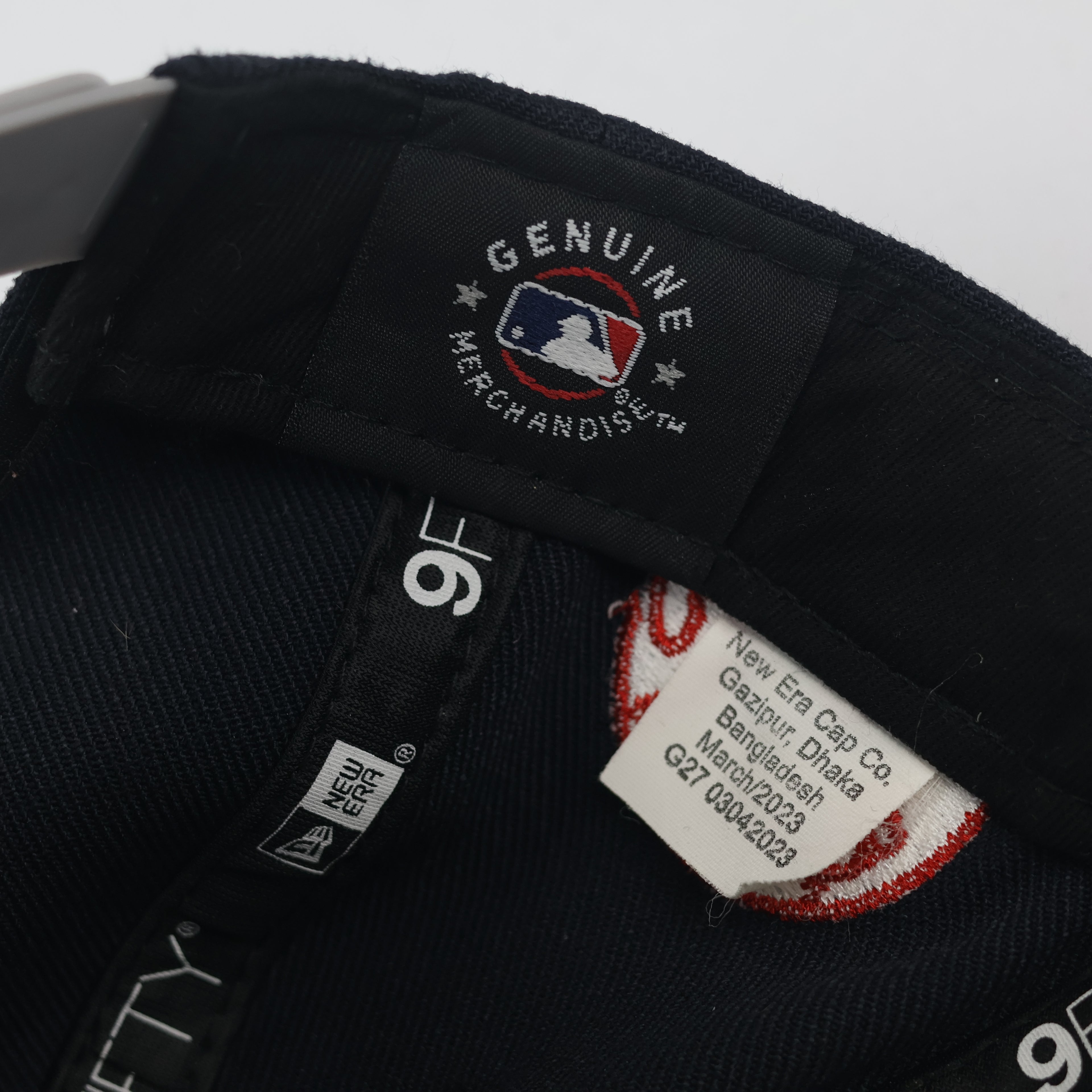 Thrifted New York Yankees MLB Two-Tone Thrifted Hat | Classic Navy Edition