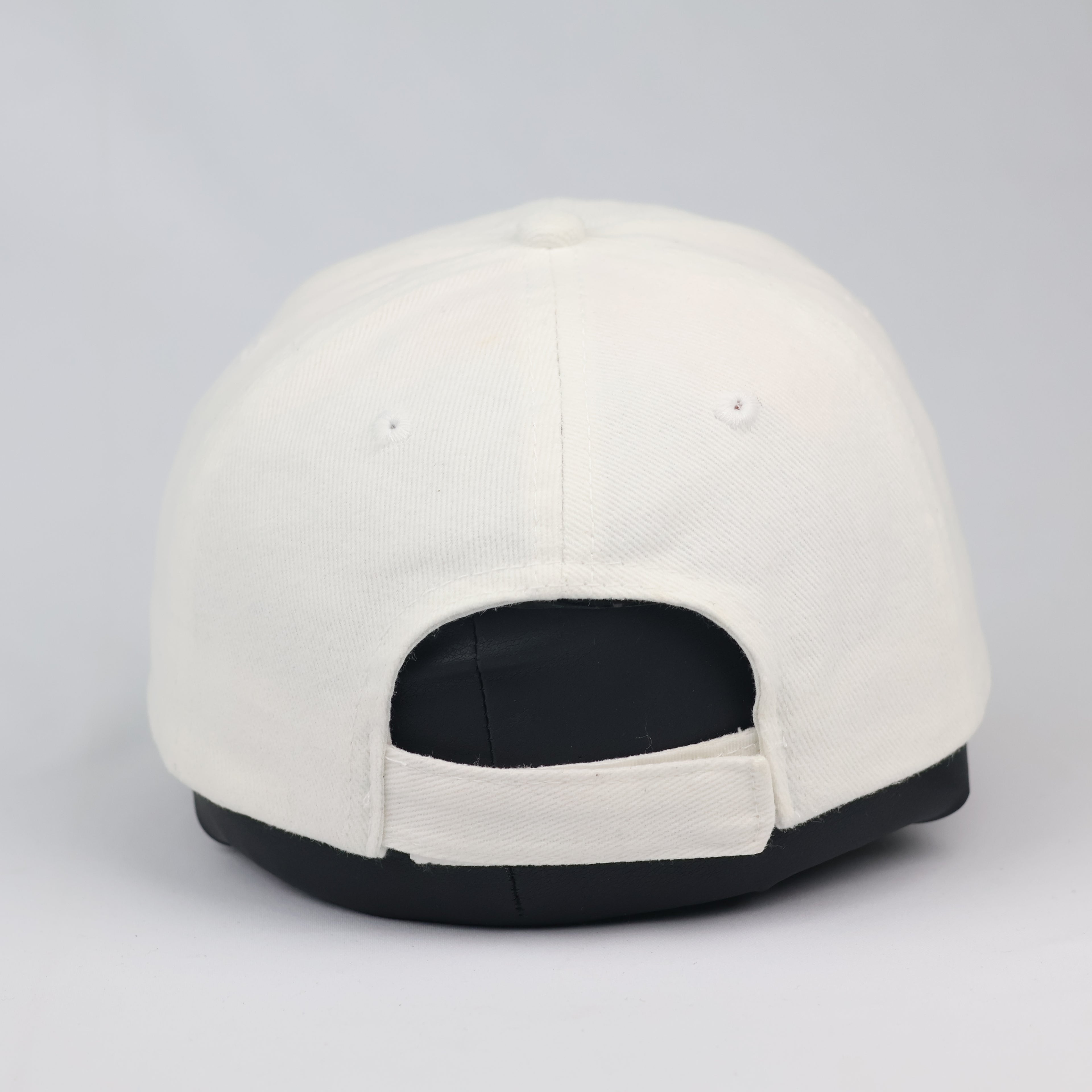 Minimalist Embroidered Golfer Scene Cream Baseball Cap