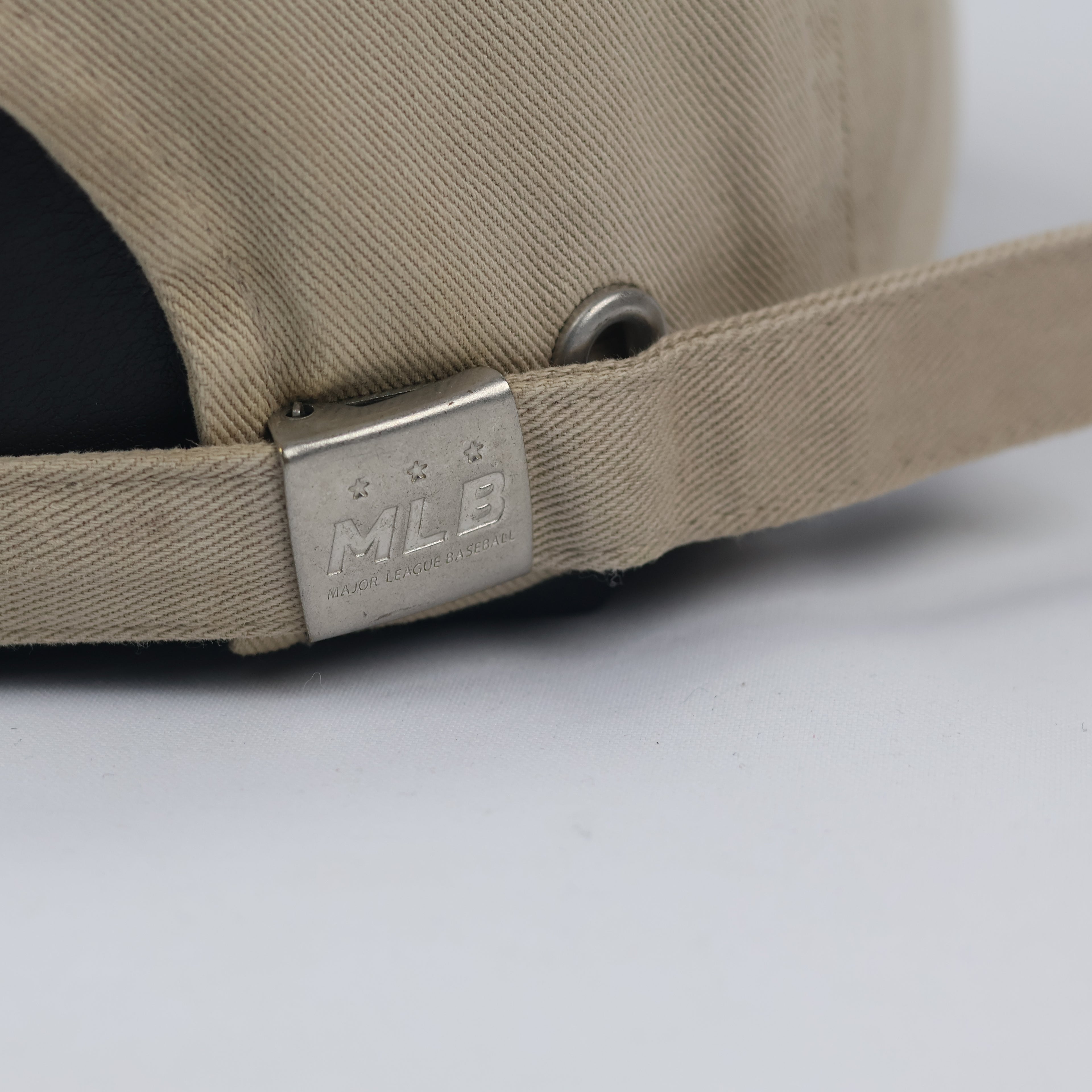 Authentic MLB New York Yankees Adjustable Thrifted Dad Hat – Khaki