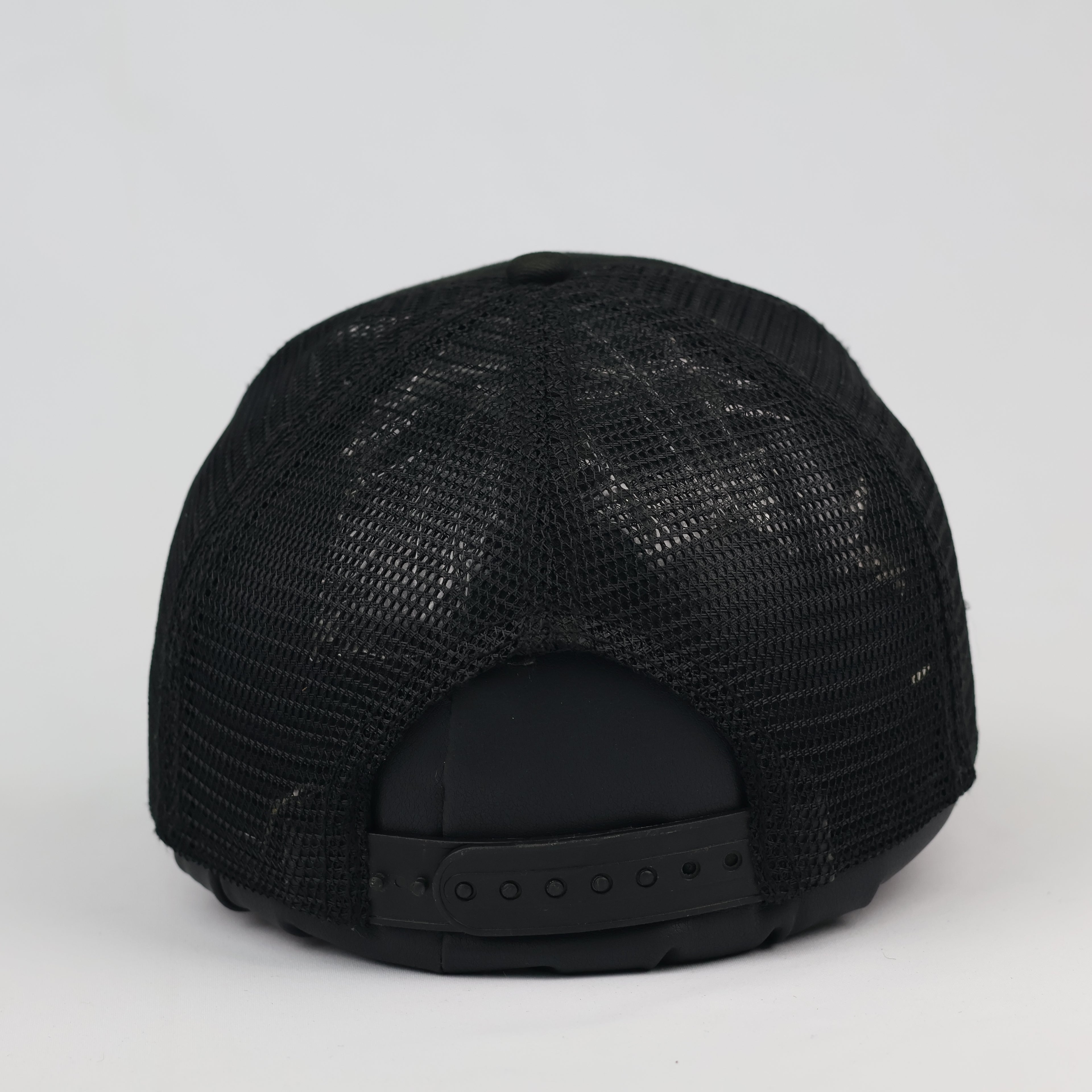 Billabong 1973 Graphic Mesh Back Trucker Hat in Black